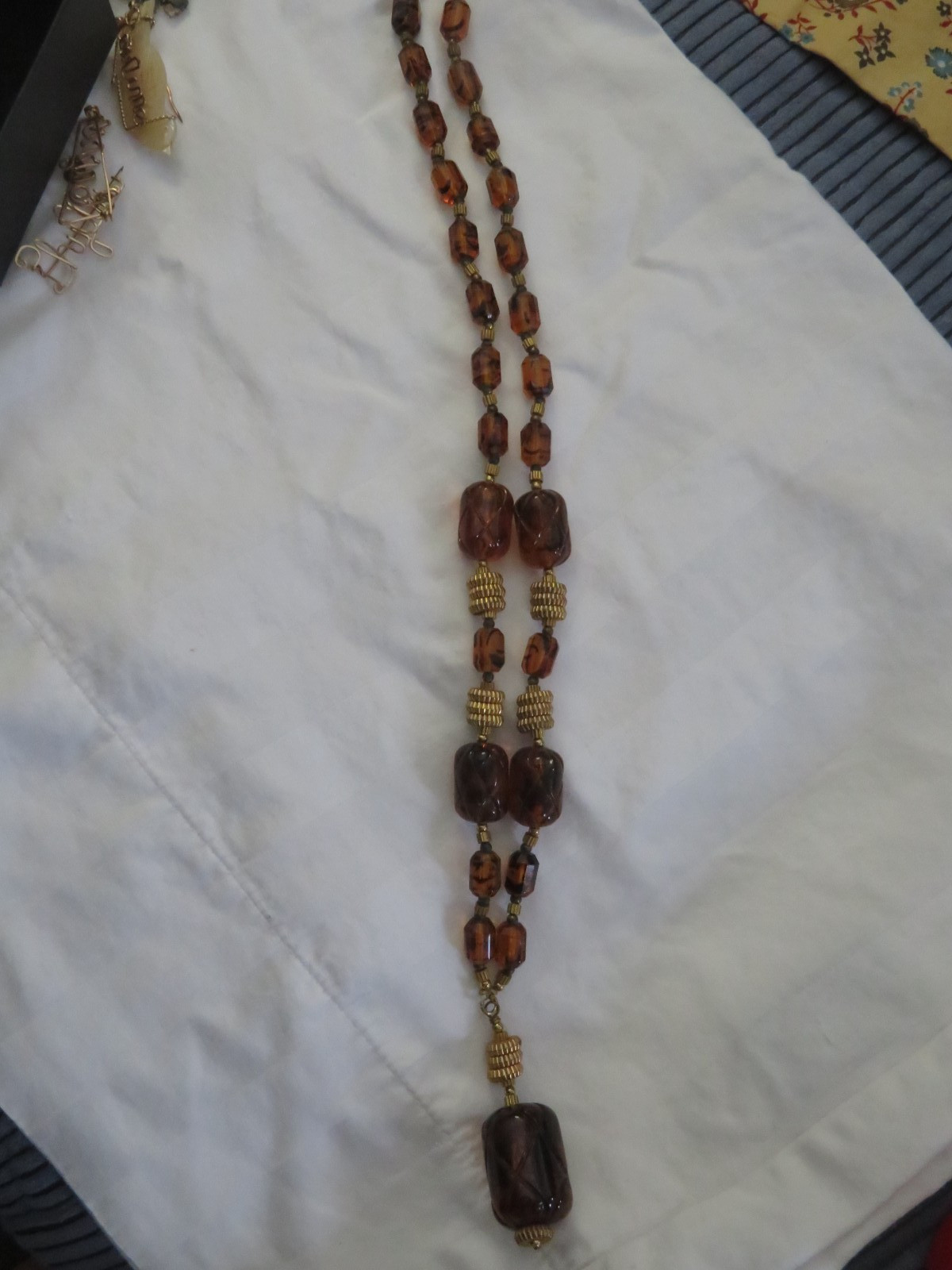 VINTAGE CARVED BERYL STONE CIRCA 1950’S NECKLACE UNIQUE