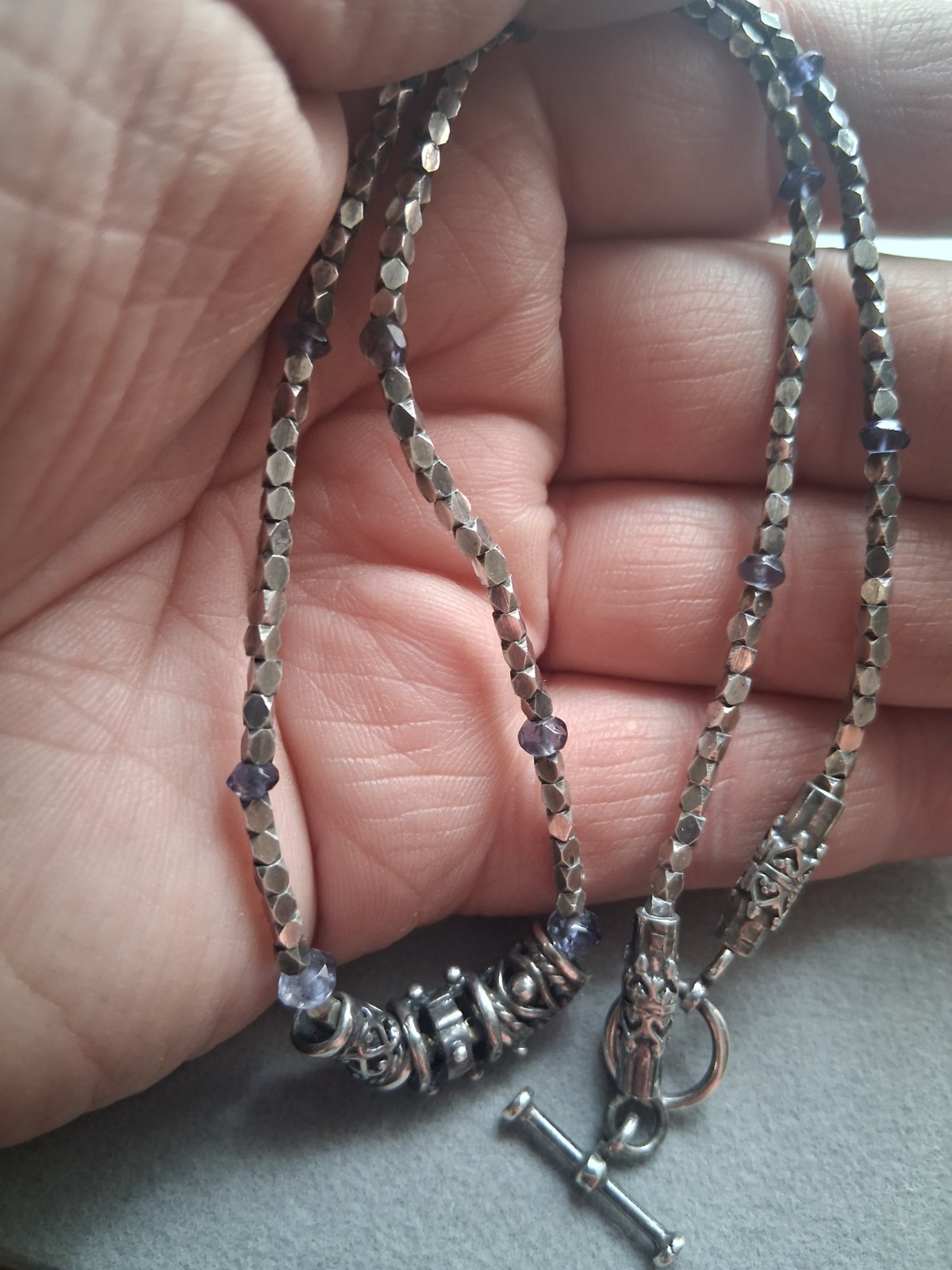 Sterling silver bead & amethyst chip accent bead necklace w/925 accent beads 17″