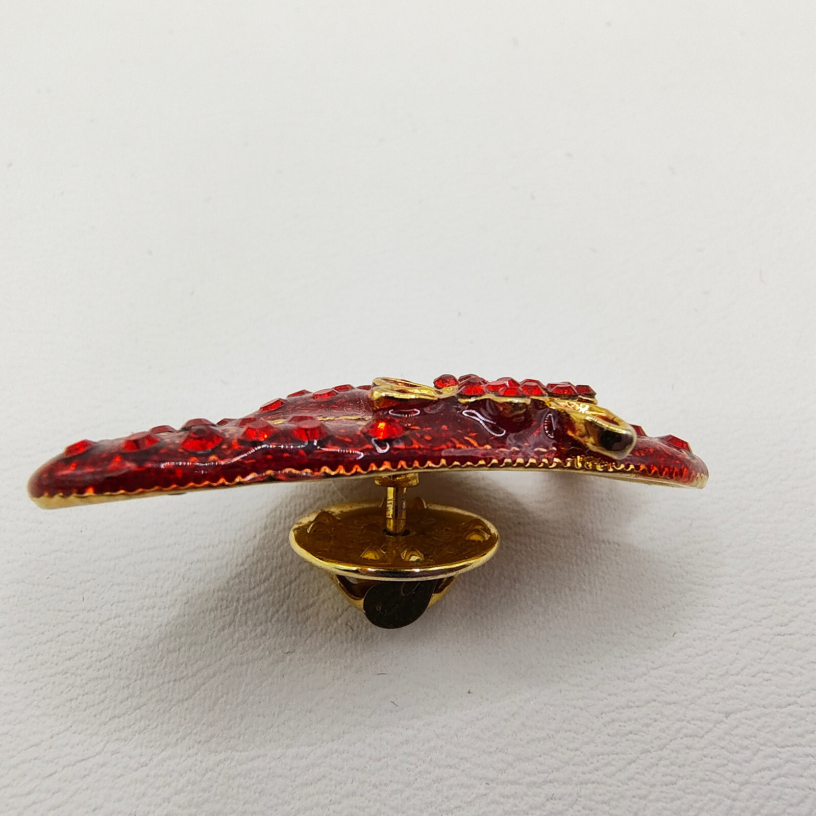 Vintage Red Hat Society Lapel Pin Brooch Enamel Rhinestone Gold Tone 1.5″
