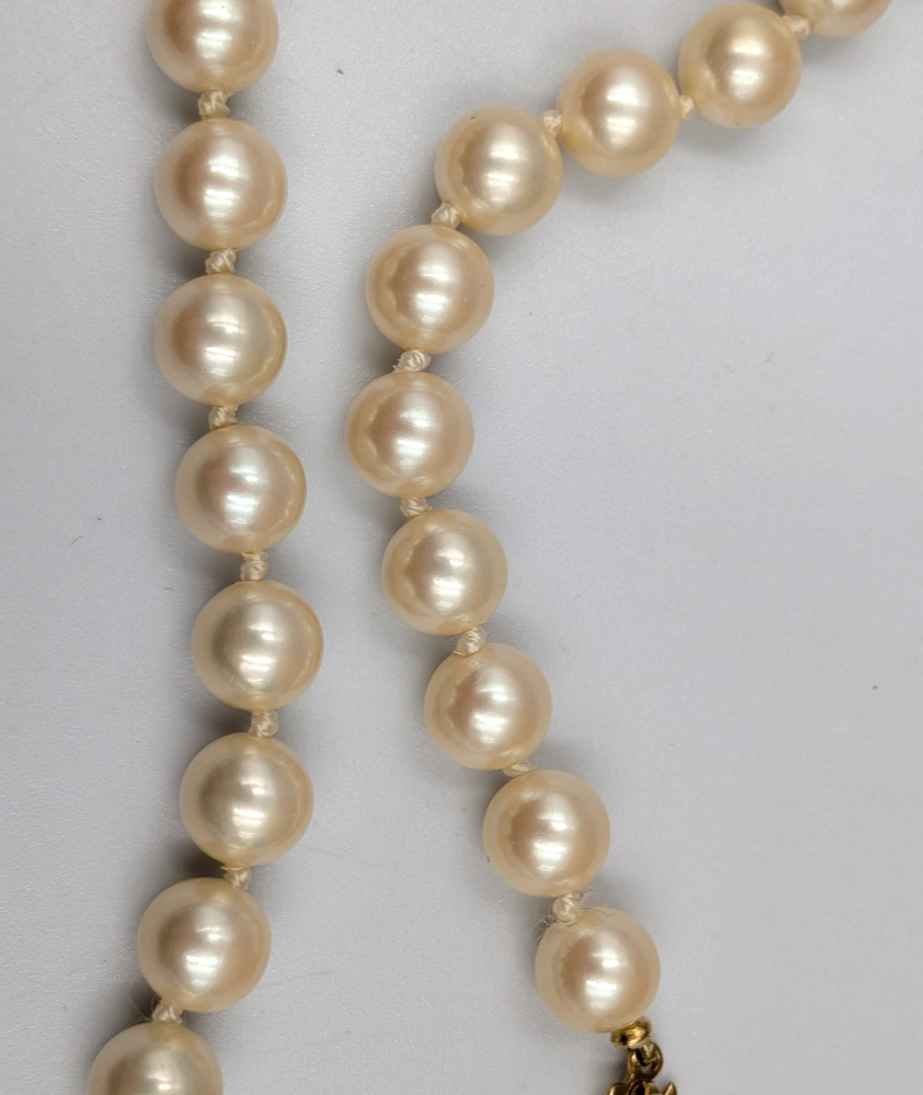 28 inch faux pearl necklace knotted with fish hook clasp unmarked vintage