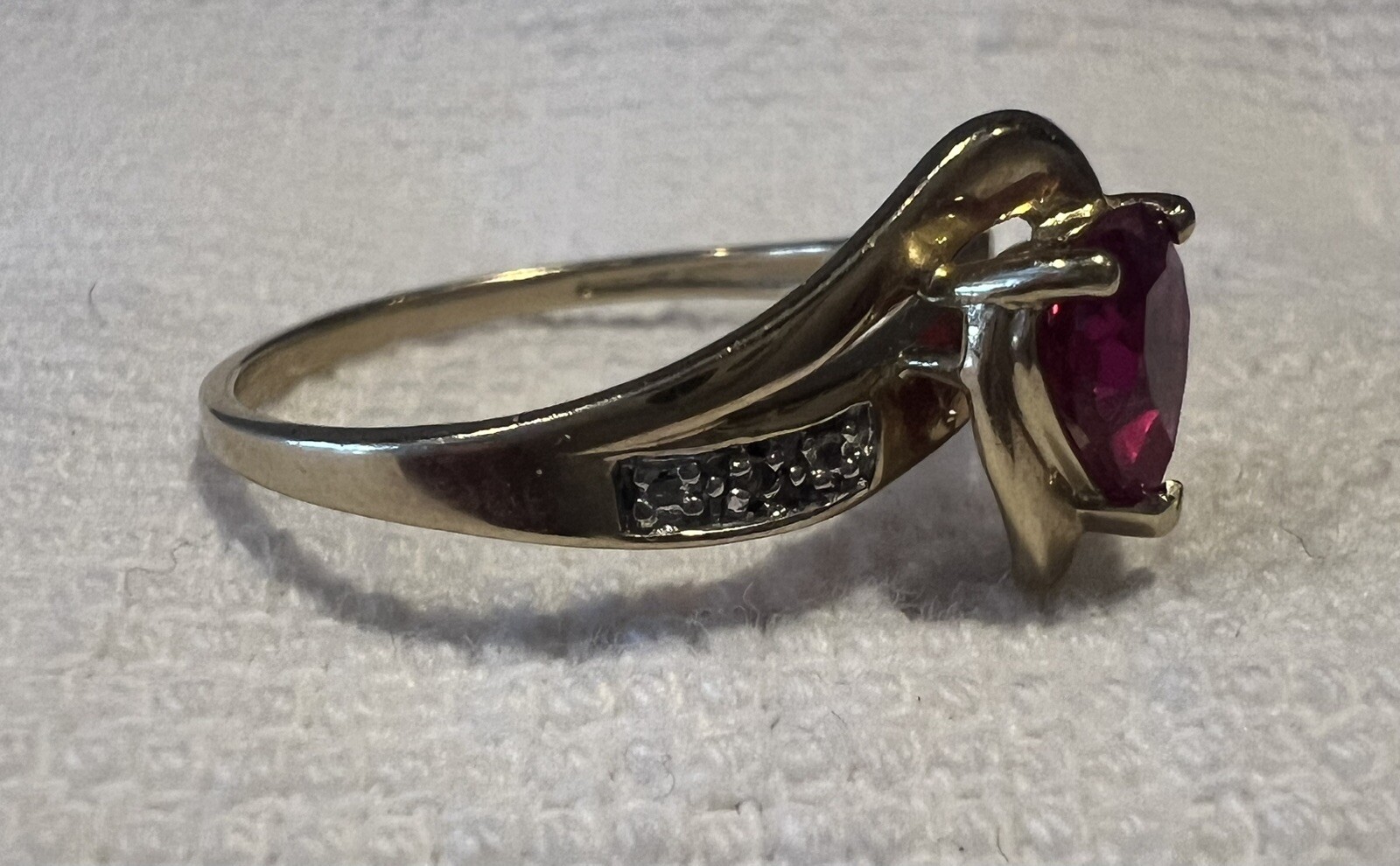 Vintage 10K Gold Red Pink Heart Clear Stones Ring Size 7