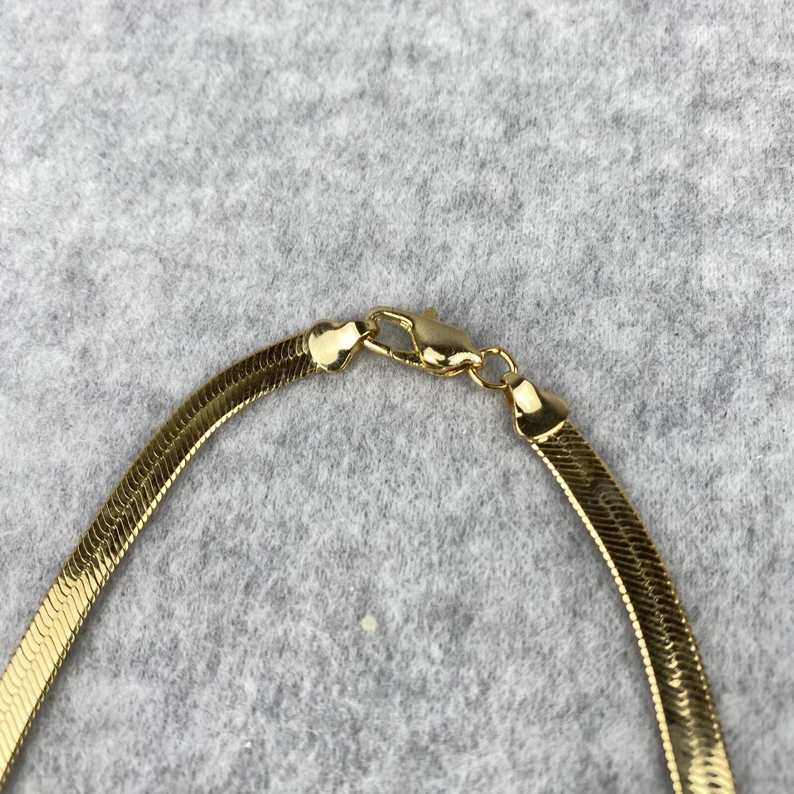 Herringbone Gold Tone Necklace 5.5mm Wide and 20″ Long Lobster Claw Clasp
