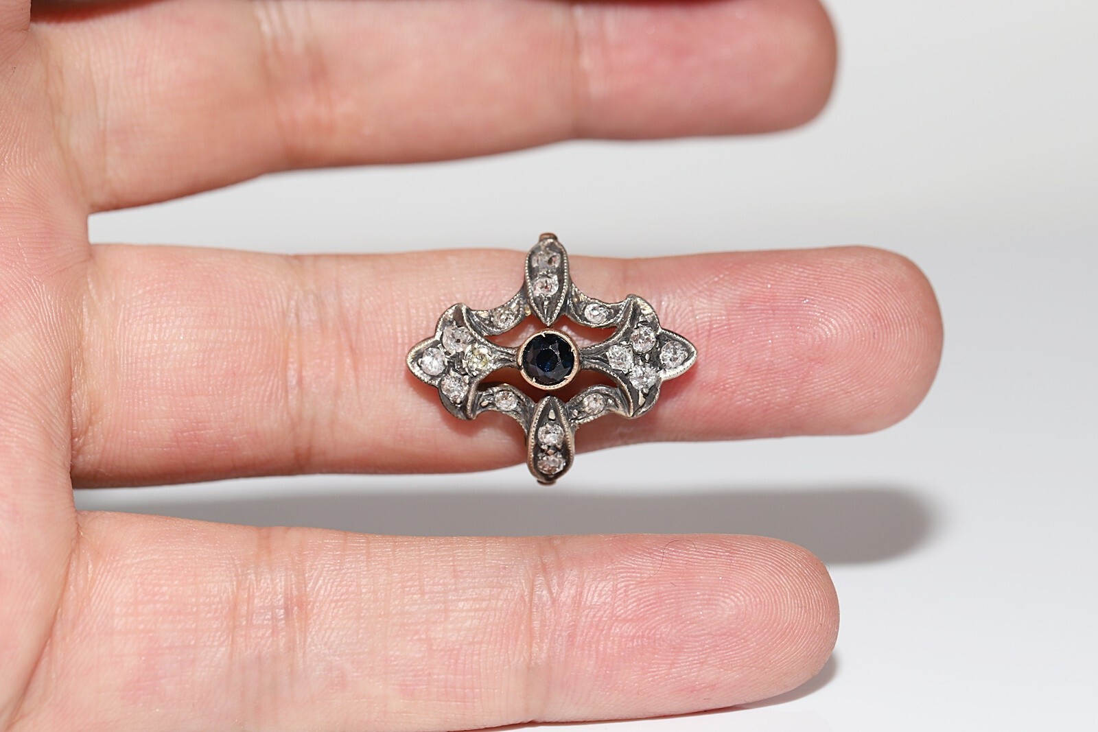 Antique Circa 1920s 14k Gold Top Silver Natural Diamond And Sapphire Ring