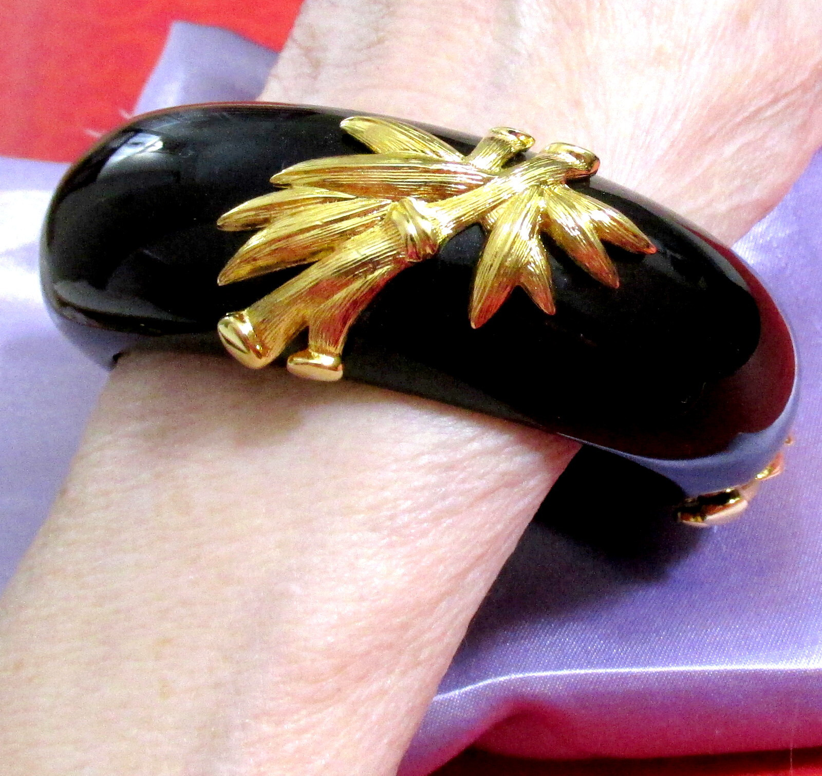 VTG RARE RUNWAY MONET BLACK LUCITE GILT BAMBOO LEAF SOLID WIDE BRACELET BANGLE