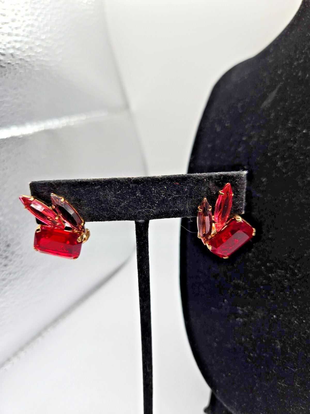 Vintage Red Rhinestone Brooch & Clip Earrings Set Ruby & Fuchsia Glass