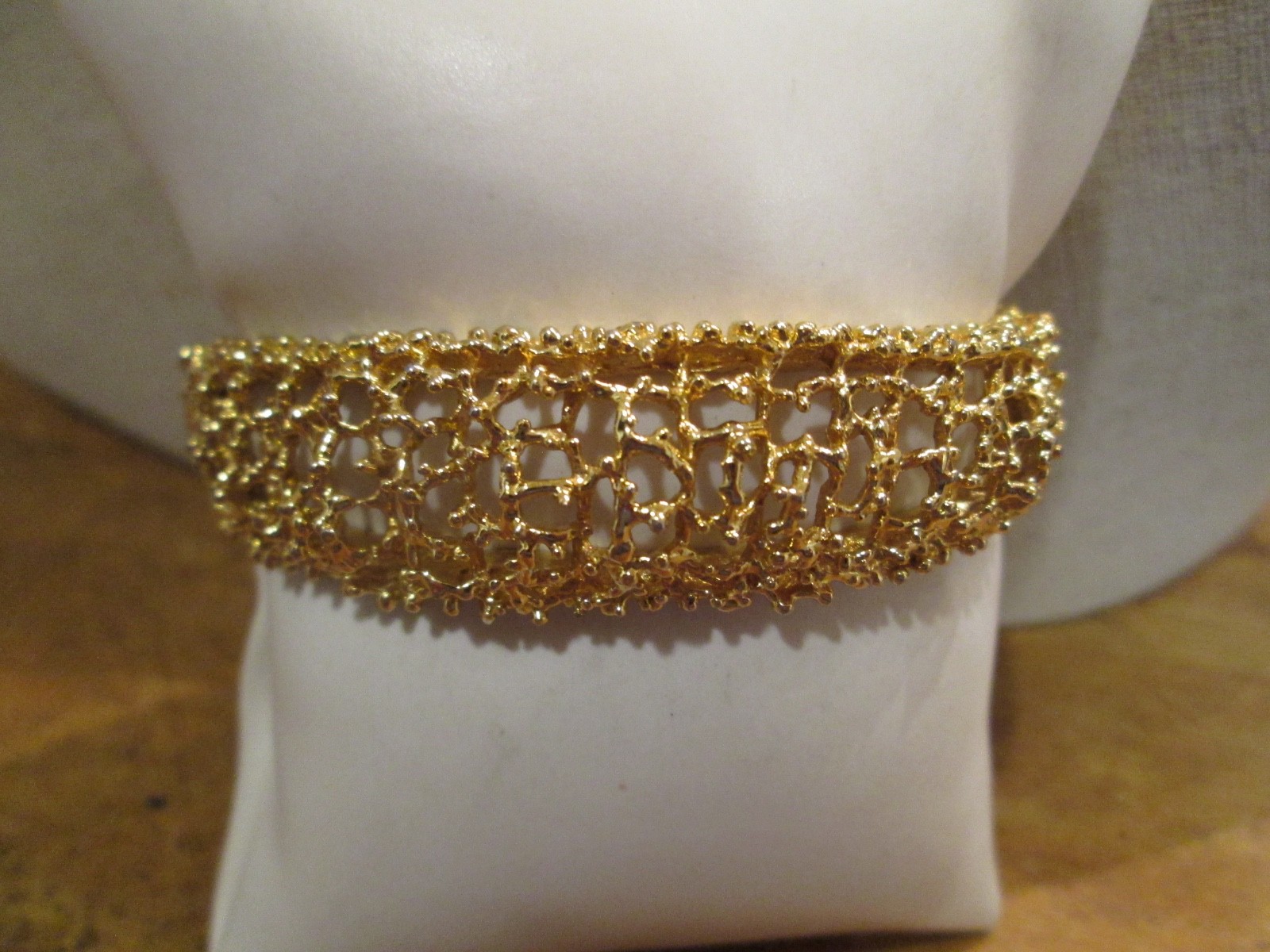 VINTAGE Gold Tone Open Work Filigree Hinged Bangle Bracelet Safety Chain 8”