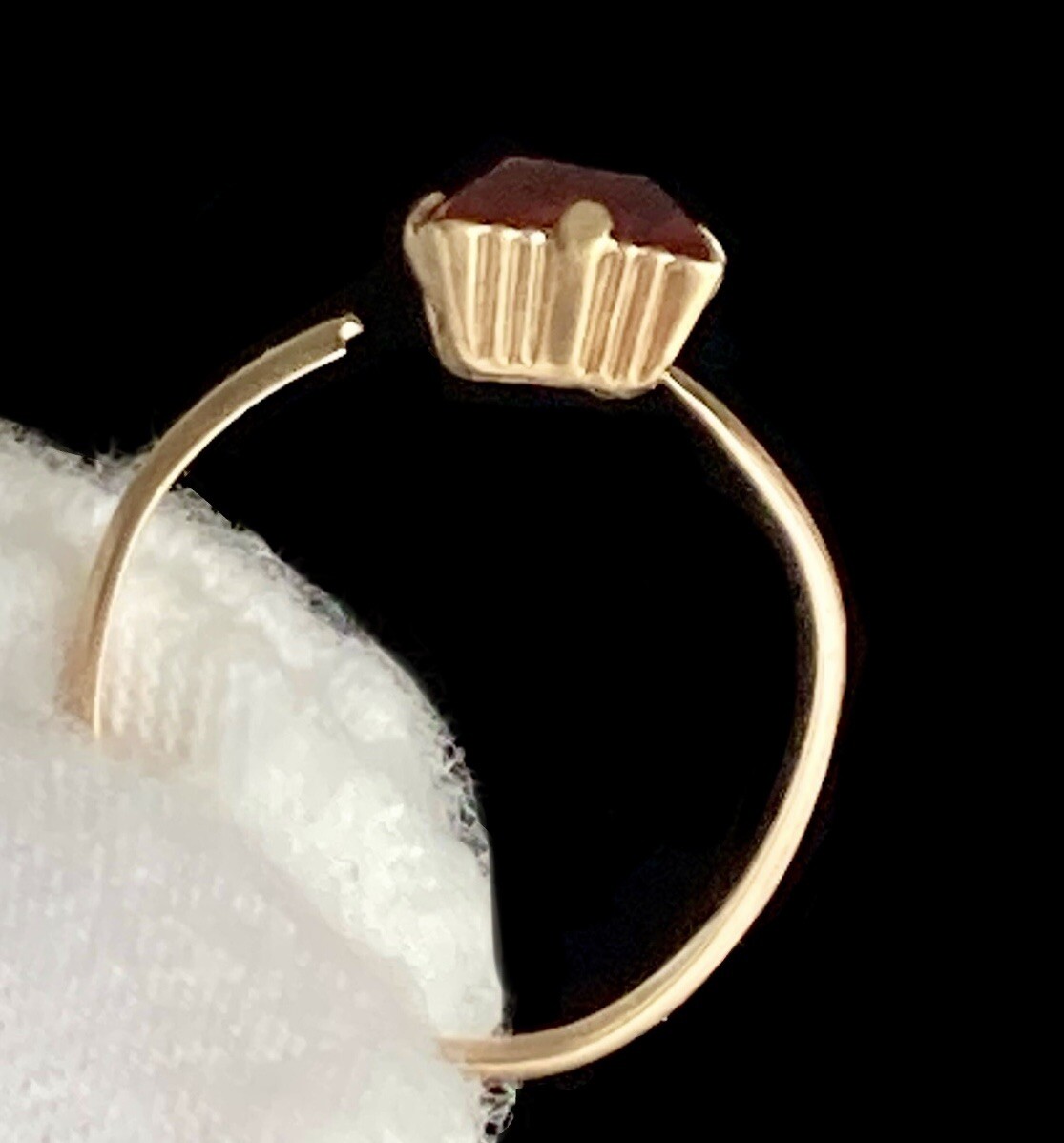 10k Yellow Gold Red Glass Ring Adjustable Band Size 4.75 Uncas Ladies Vintage
