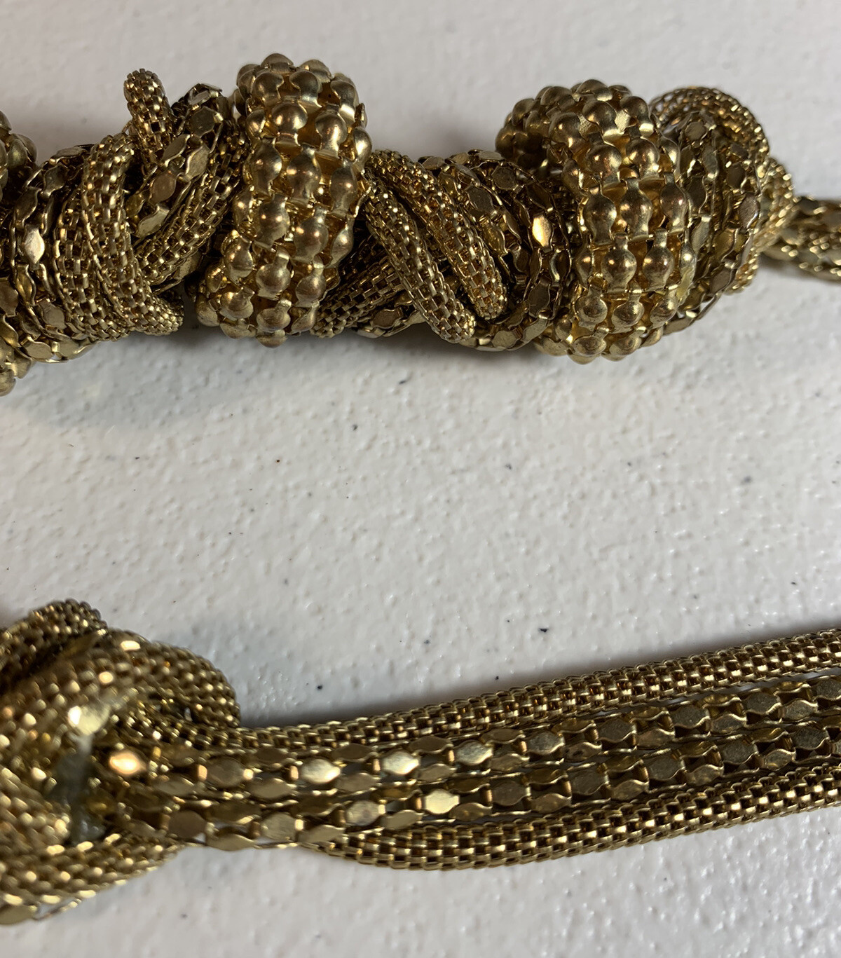 VTG 17” GOLD MESH CHAIN NECKLACE GOLD KNOTS PARTY EVERYDAY COSTUMES