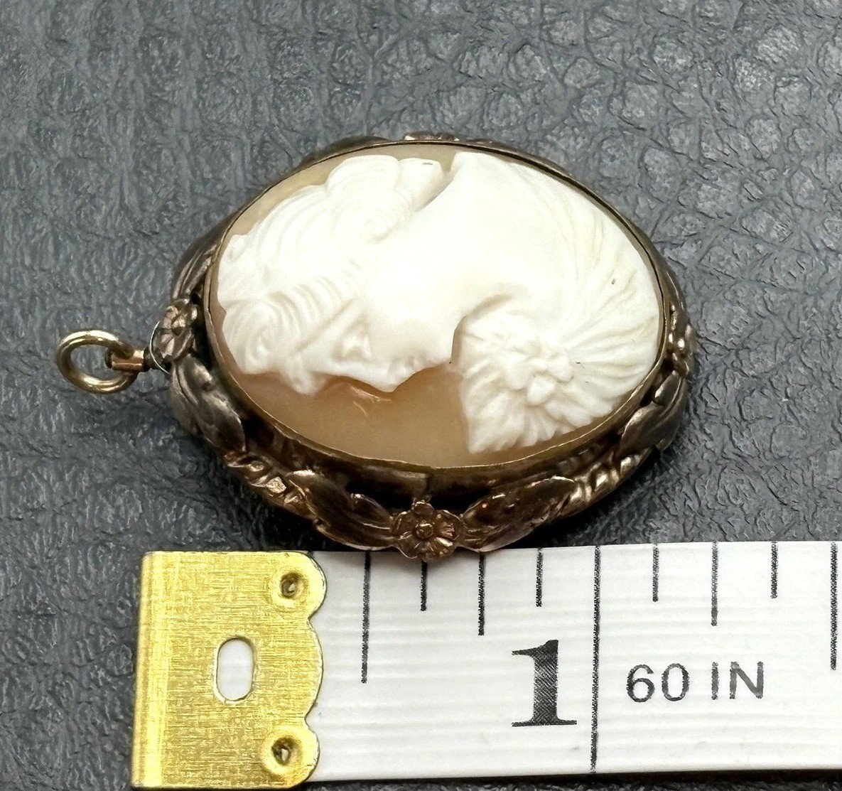 Vintage Left Facing 12K Gold Filled Floral Repousse Shell Cameo Pendant Brooch