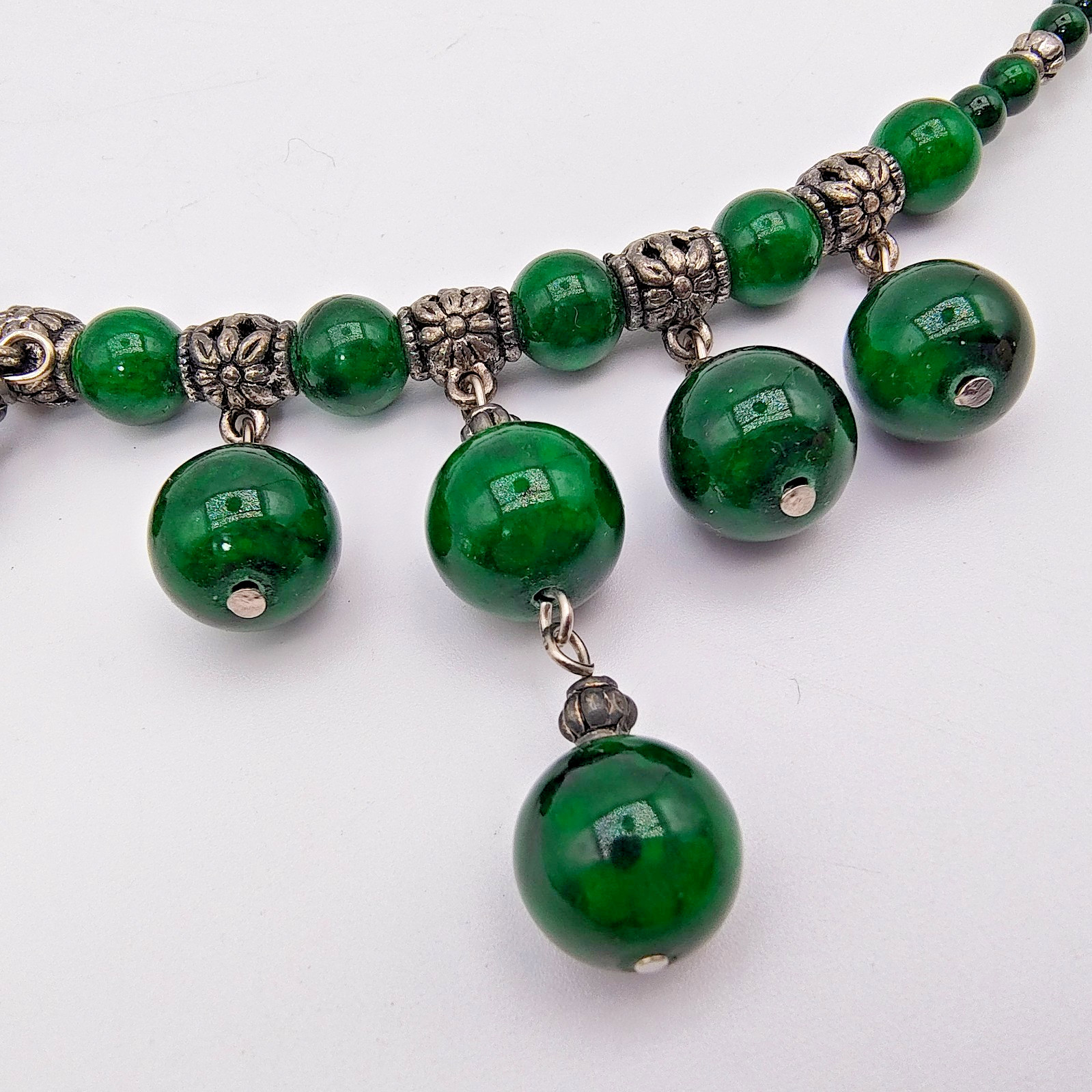 Vintage 90s Choker Necklace Green Glass Bead Dangle Silver Tone Memory Wire