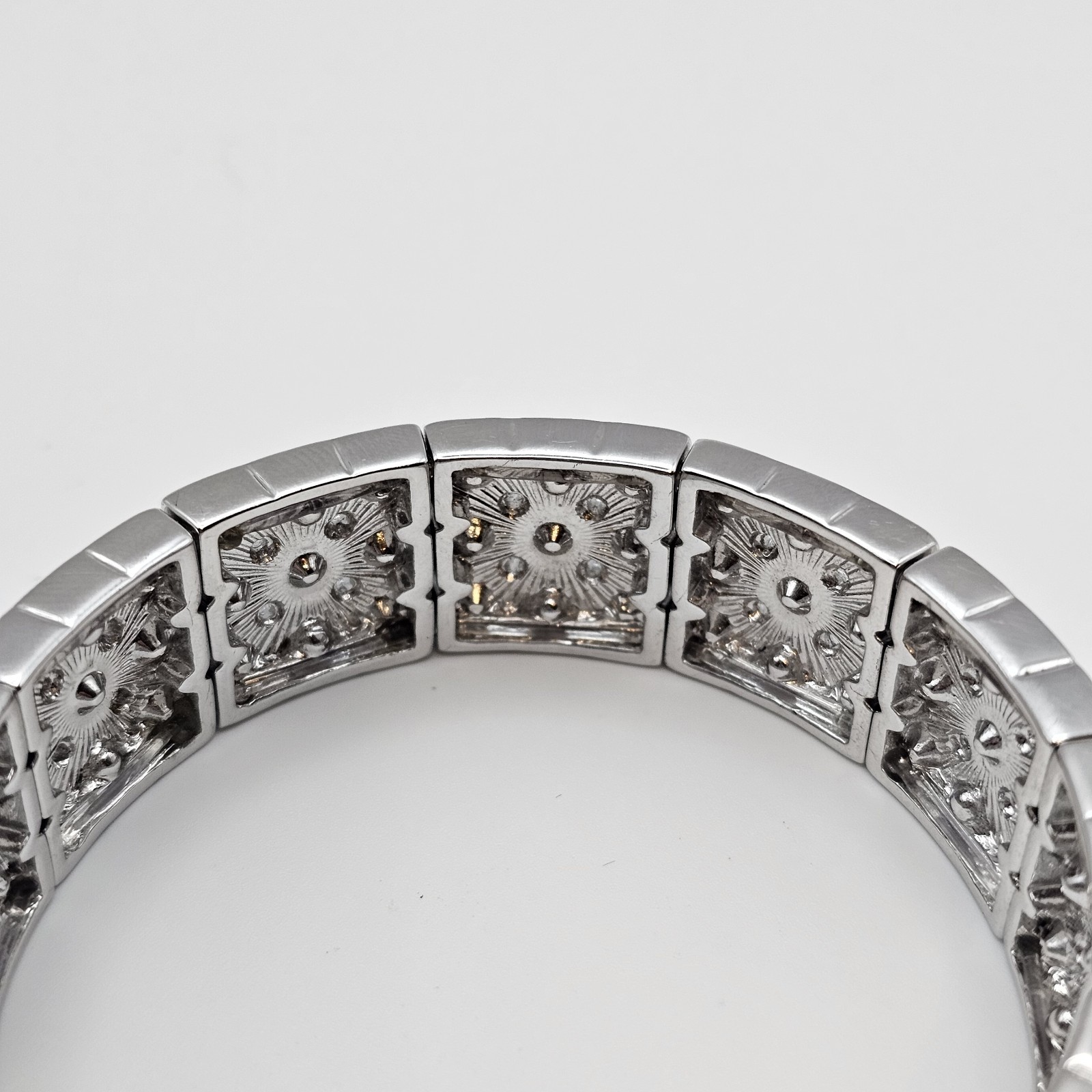 Vintage Brilliant Stretch Band Style Bracelet Silver Tone W/3 Rows Rhinestones