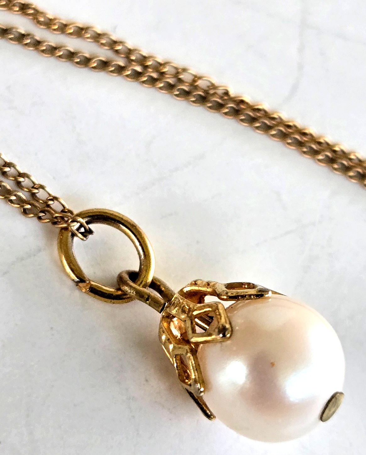Vintage Faux Pearl Pendant with Gold Filled Chain Necklace 18″ Spring Ring Clasp
