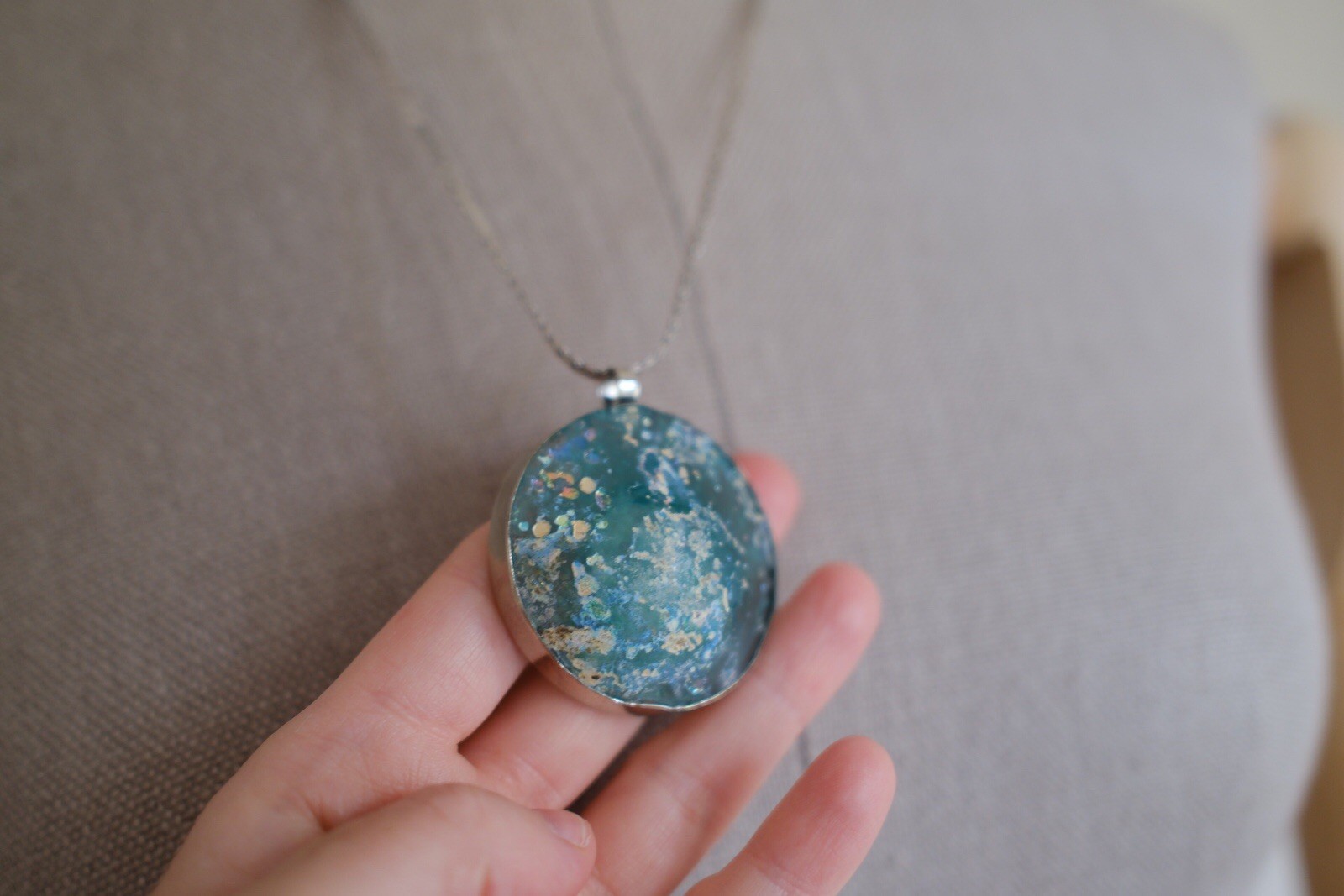 Vintage Sea Shell And Silver Tone Metal Pendant For Necklace