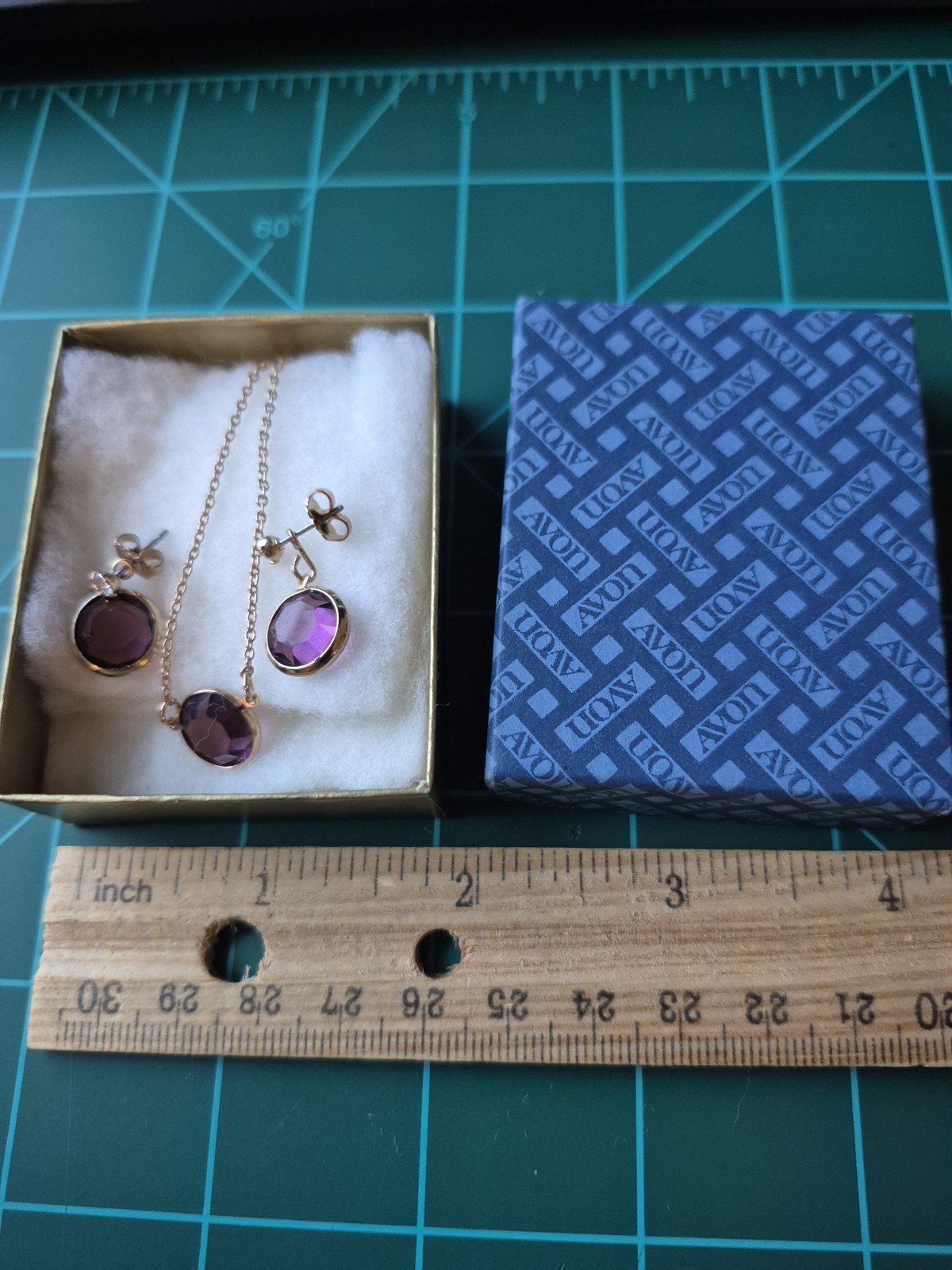 Vtg 1979 Avon Faceted 17” Burgundy Wine Necklace And Convertible Earrings