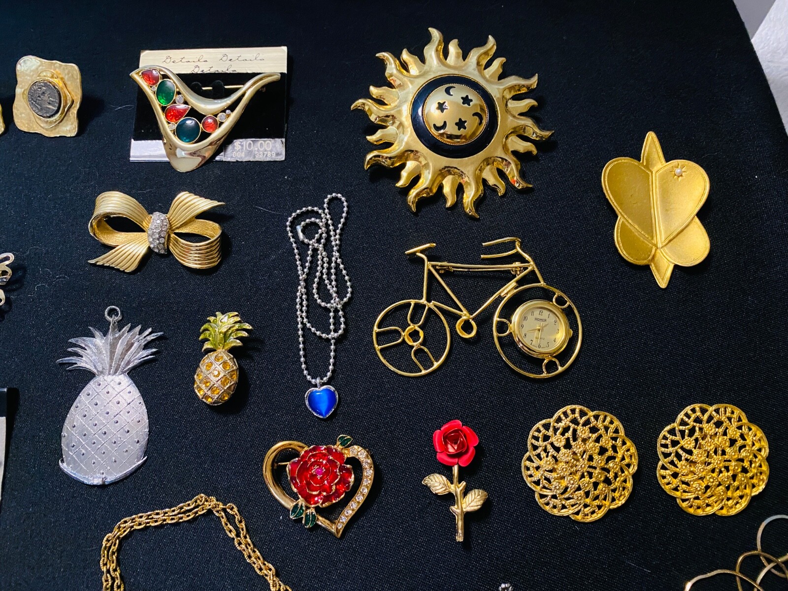 21 PIECE LOT OF VINTAGE JEWELRY, 1950’S-1980’S, WATCH, EARRINGS, PINS, NECKLACES