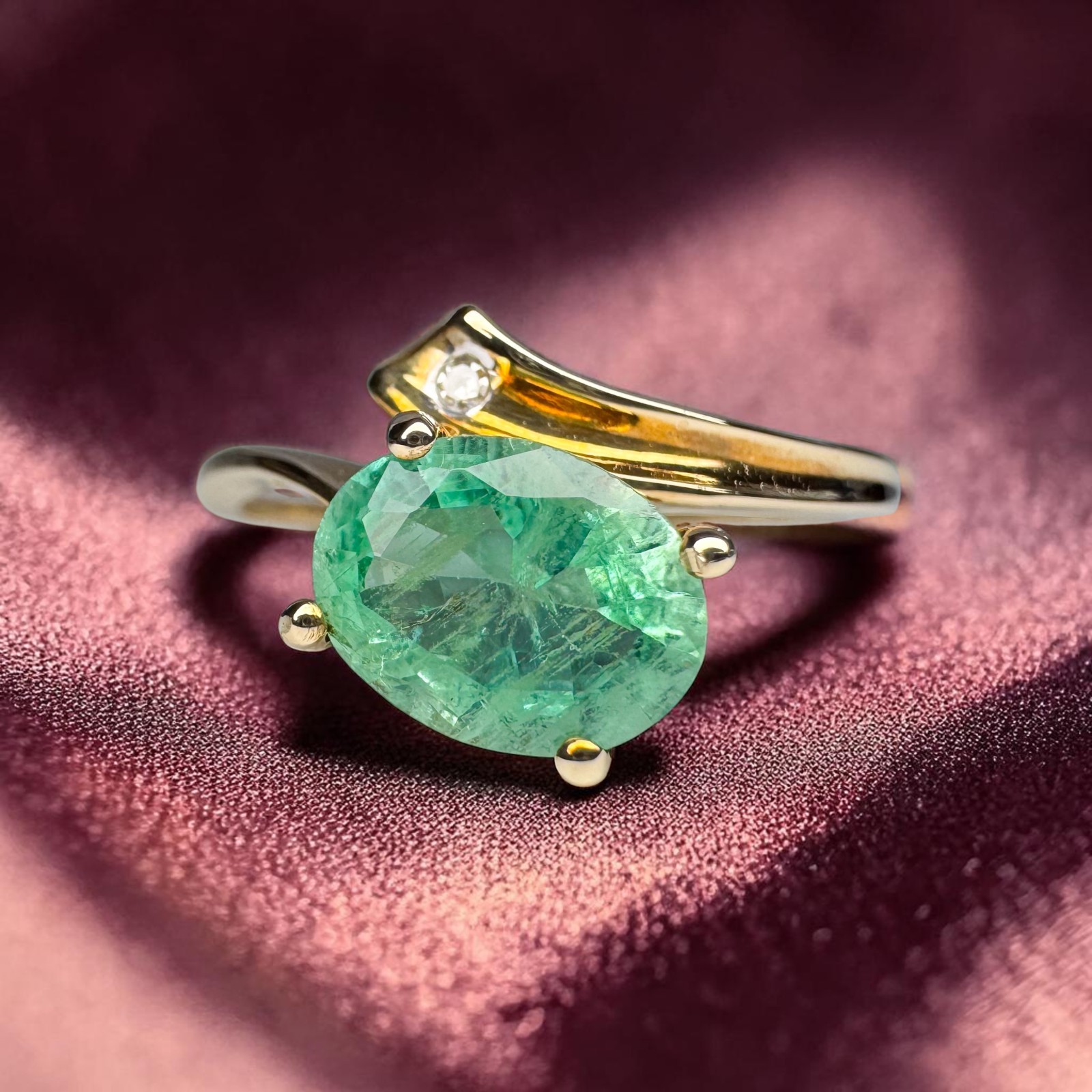 10K Gold Natural Colombian Emerald & Diamond Ring -Size 8 -1ct Bypass Ring 2.2g