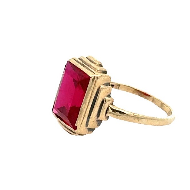 Vintage Retro 14k Yellow Gold Red Stone Rectangular Petite Step Cocktail Ring