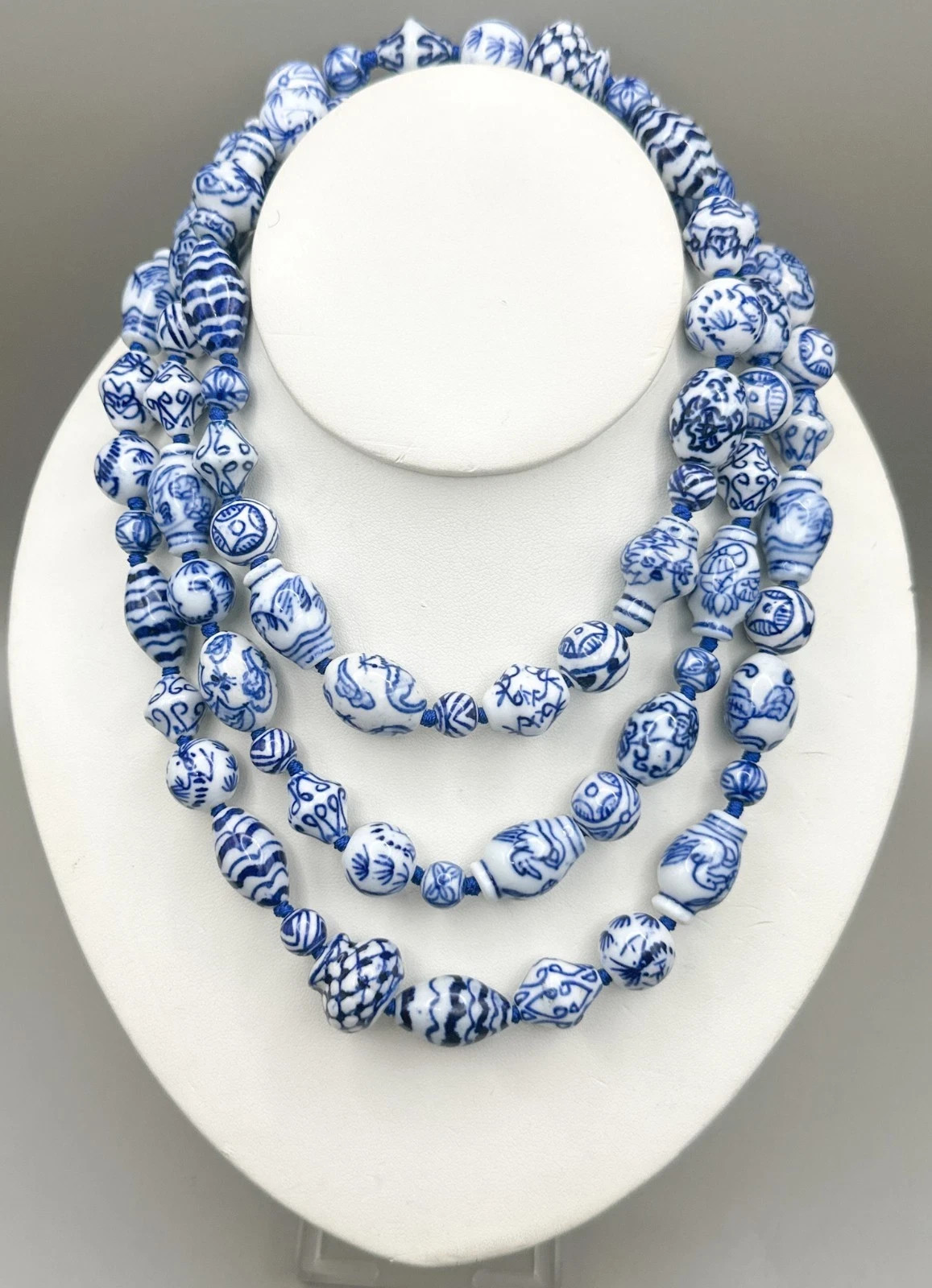 Blue White Porcelain Bead Necklace Womens Chinoiserie 48″ Vintage Art Deco