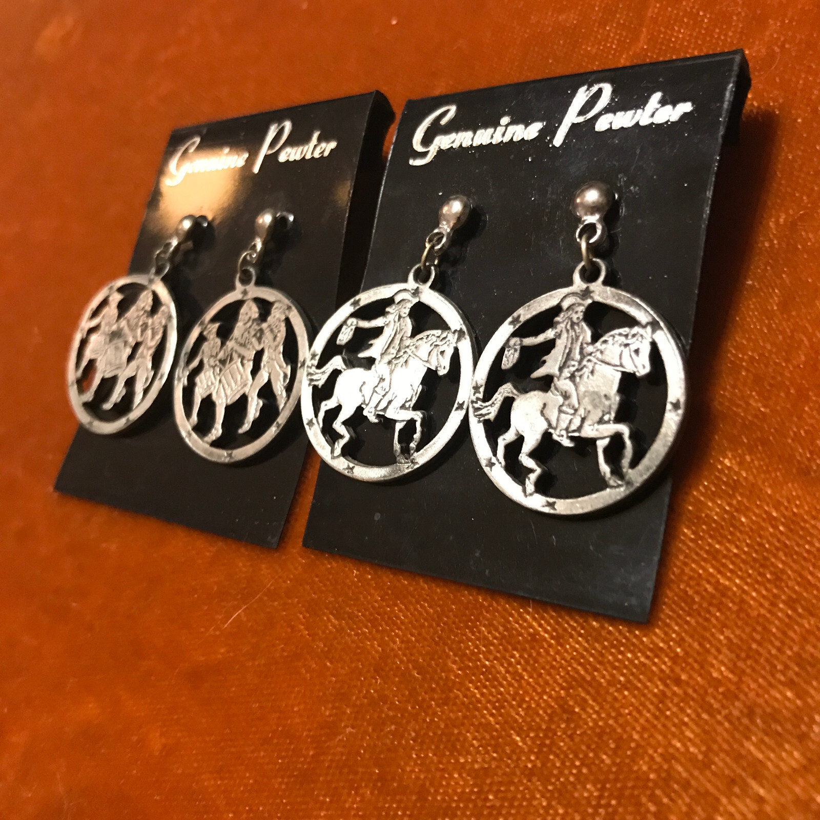 LOT OF 2 VINTAGE PEWTER PATRIOTIC PAUL REVERE EARRINGS 1970’s DANGLE NOS NOI