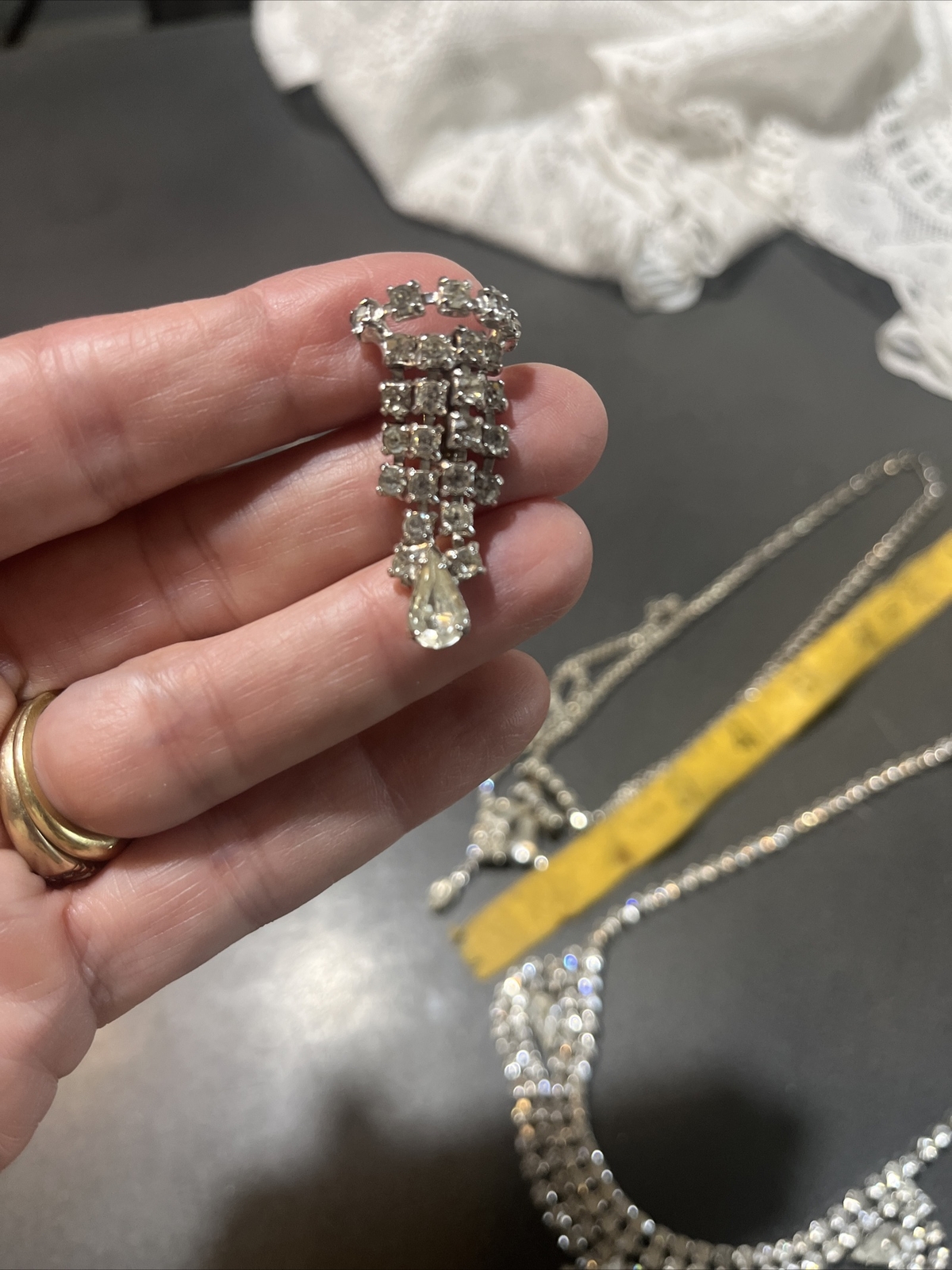 VINTAGE ESTATE LOT 4 CLEAR RHINESTONE NECKLACES 3 PAIR SCREWBACK DANGLE EARRINGS