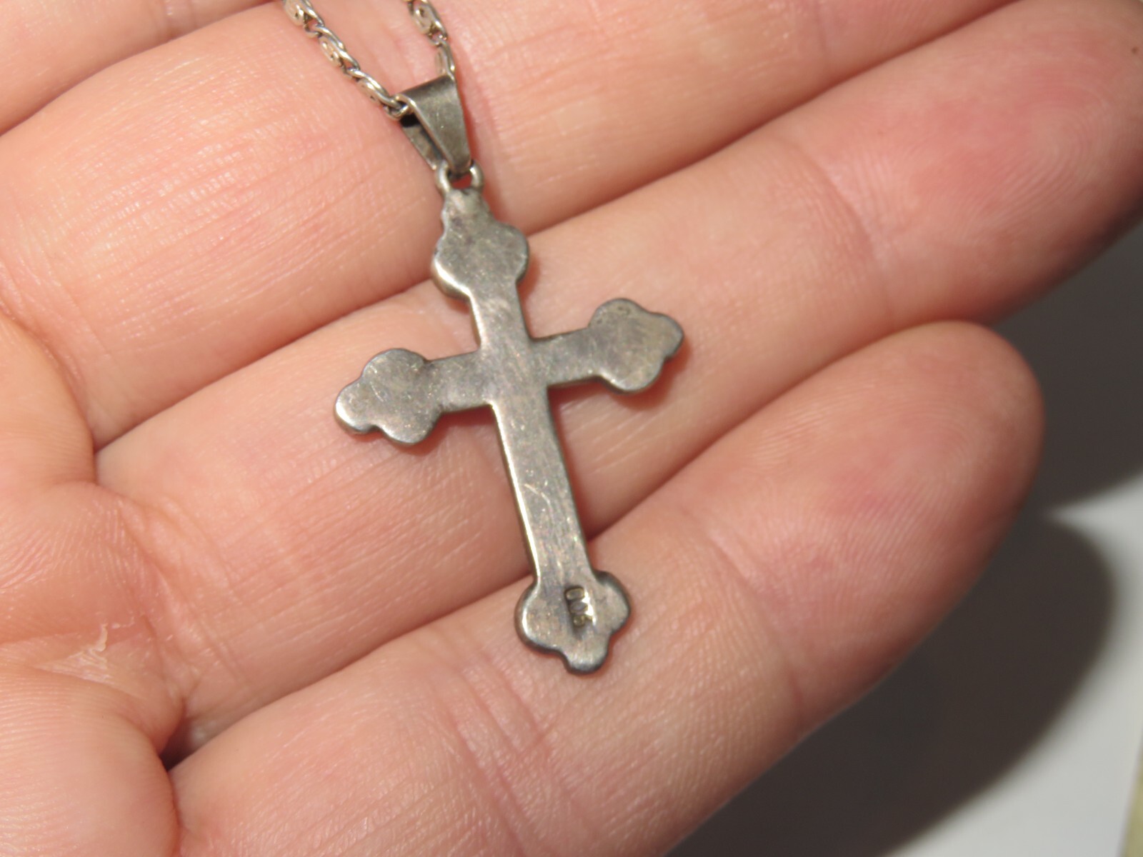 900 Silver Coral & Marcasite Cross Pendant & Sterling Silver Chain (4V)