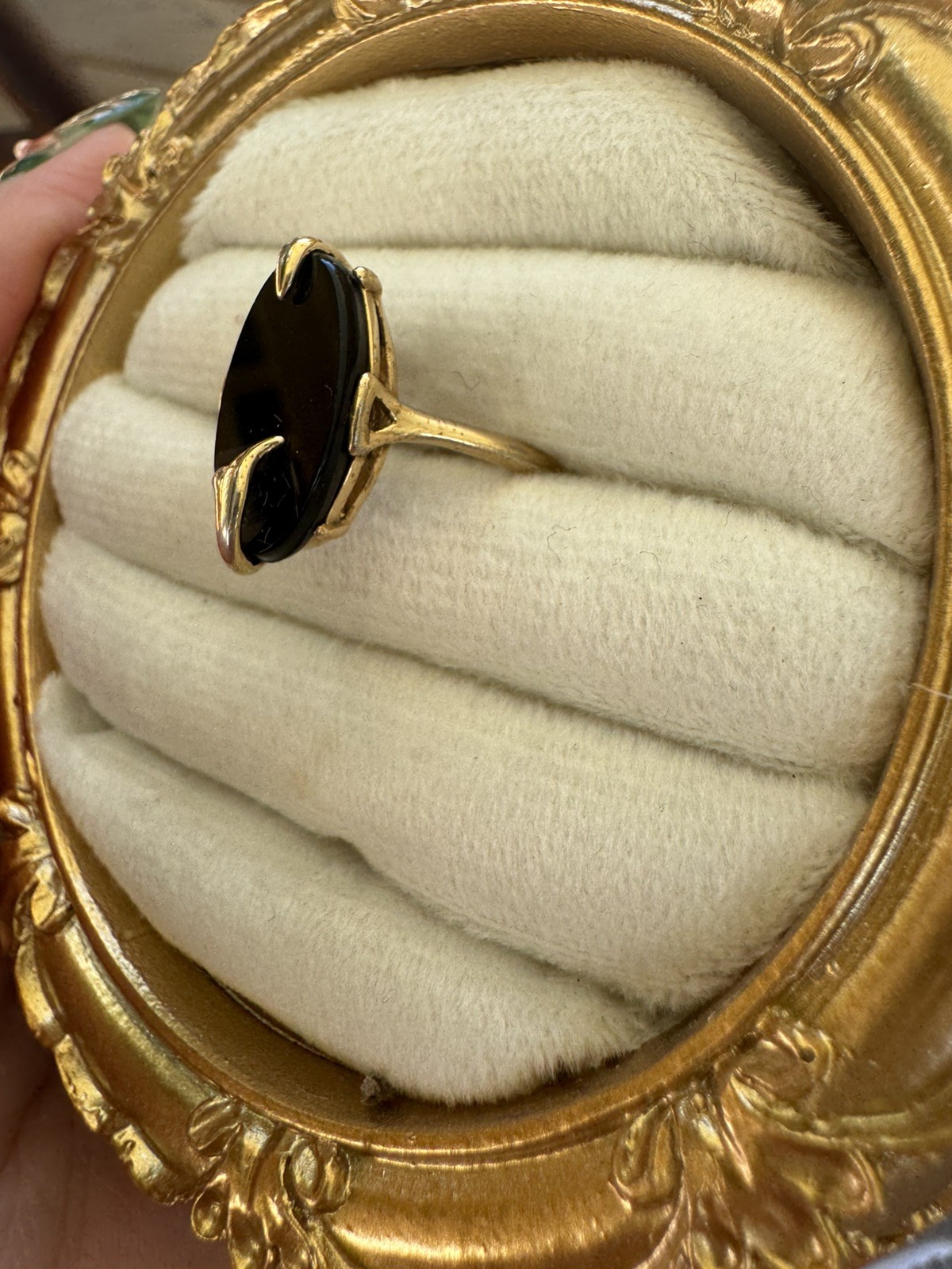 Vintage Avon Night Flower Ring Black Onyx Gold Tone Size 8.75