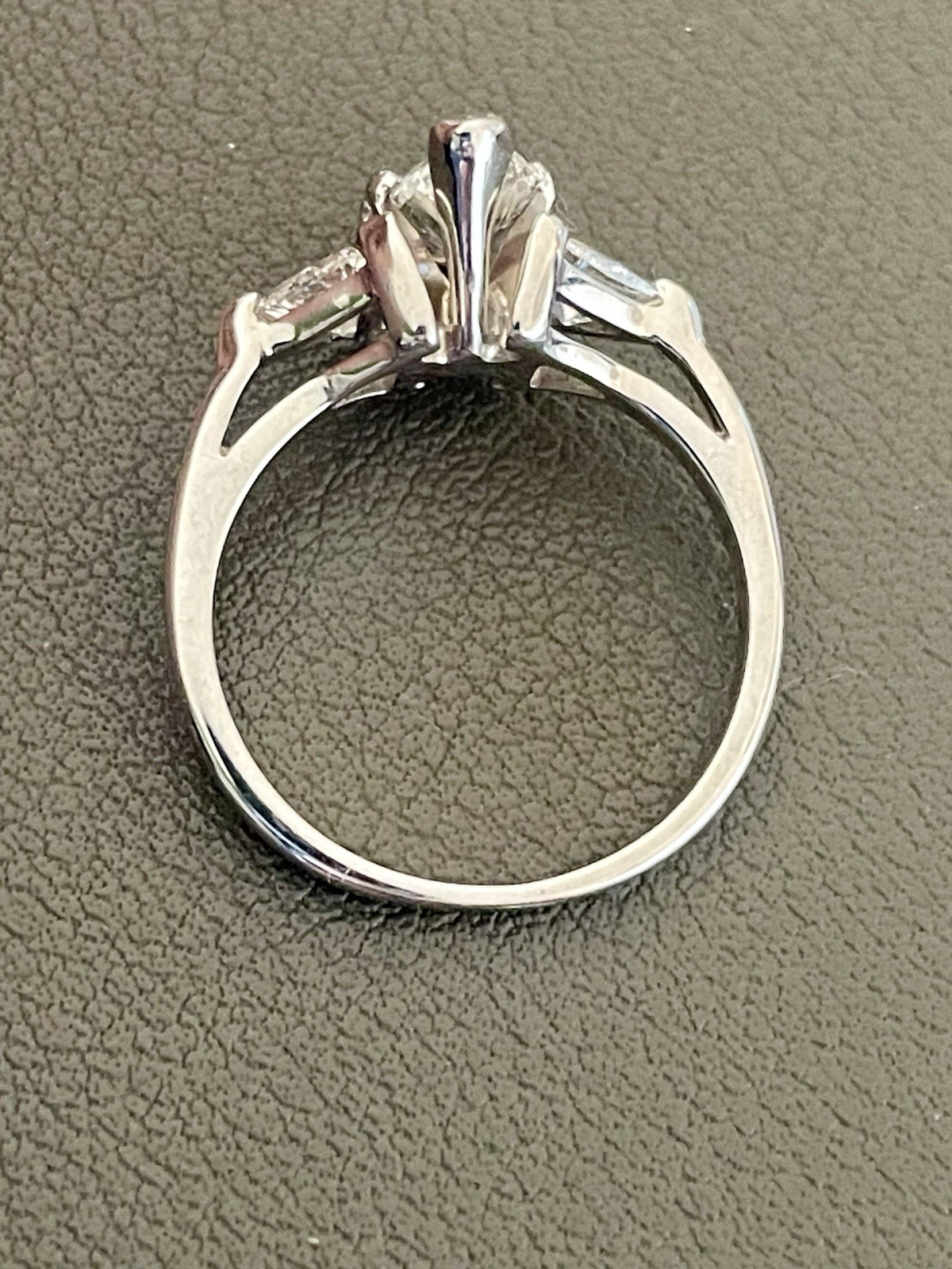14KT White Gold 1.60CTW (1.00CT Center) Diamond Engagement Ring. Size 6(R211)