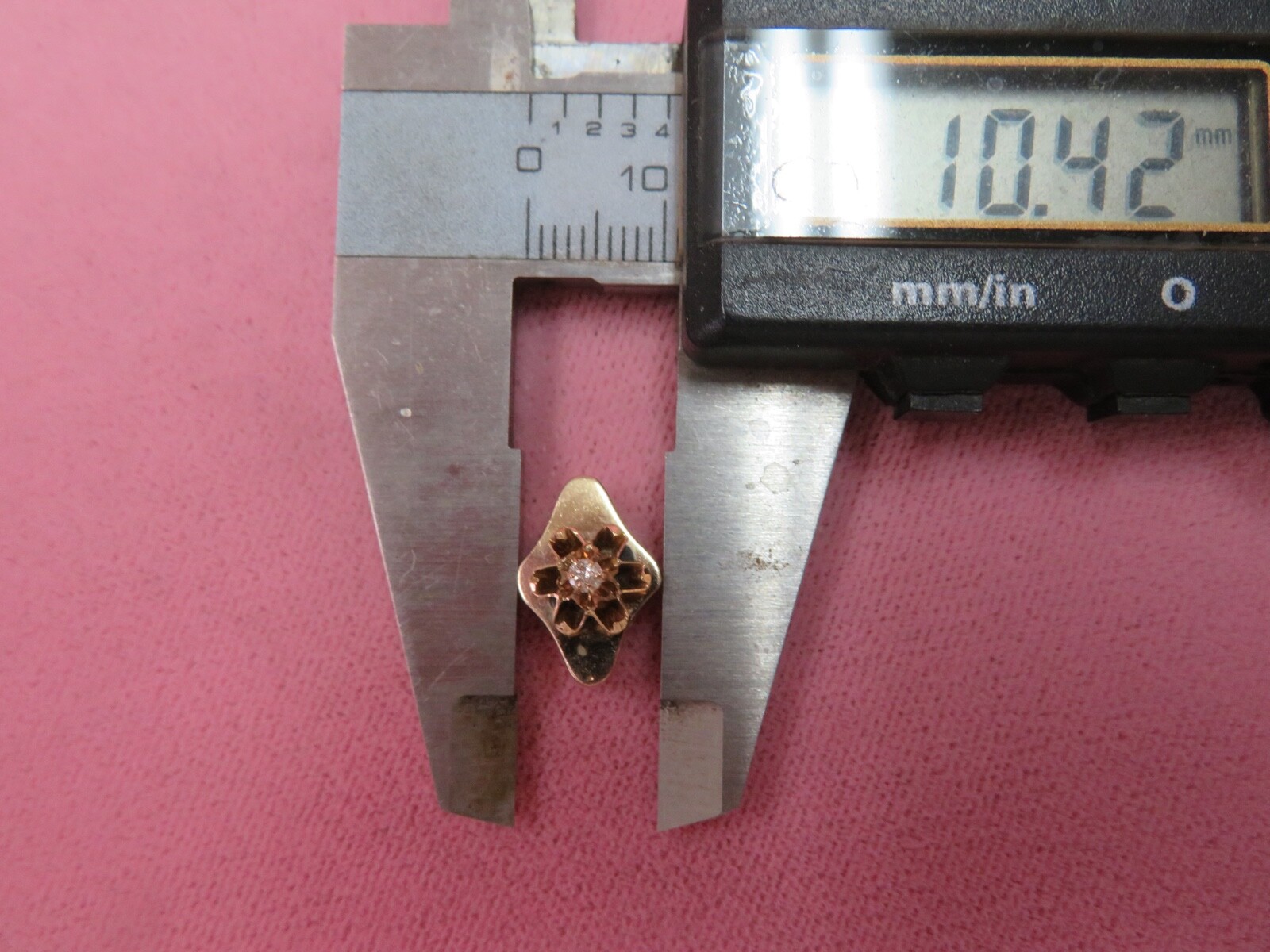 14K Solid Y. Gold Diamond Chip Slide Charm for Bracelet 1.62 Grams