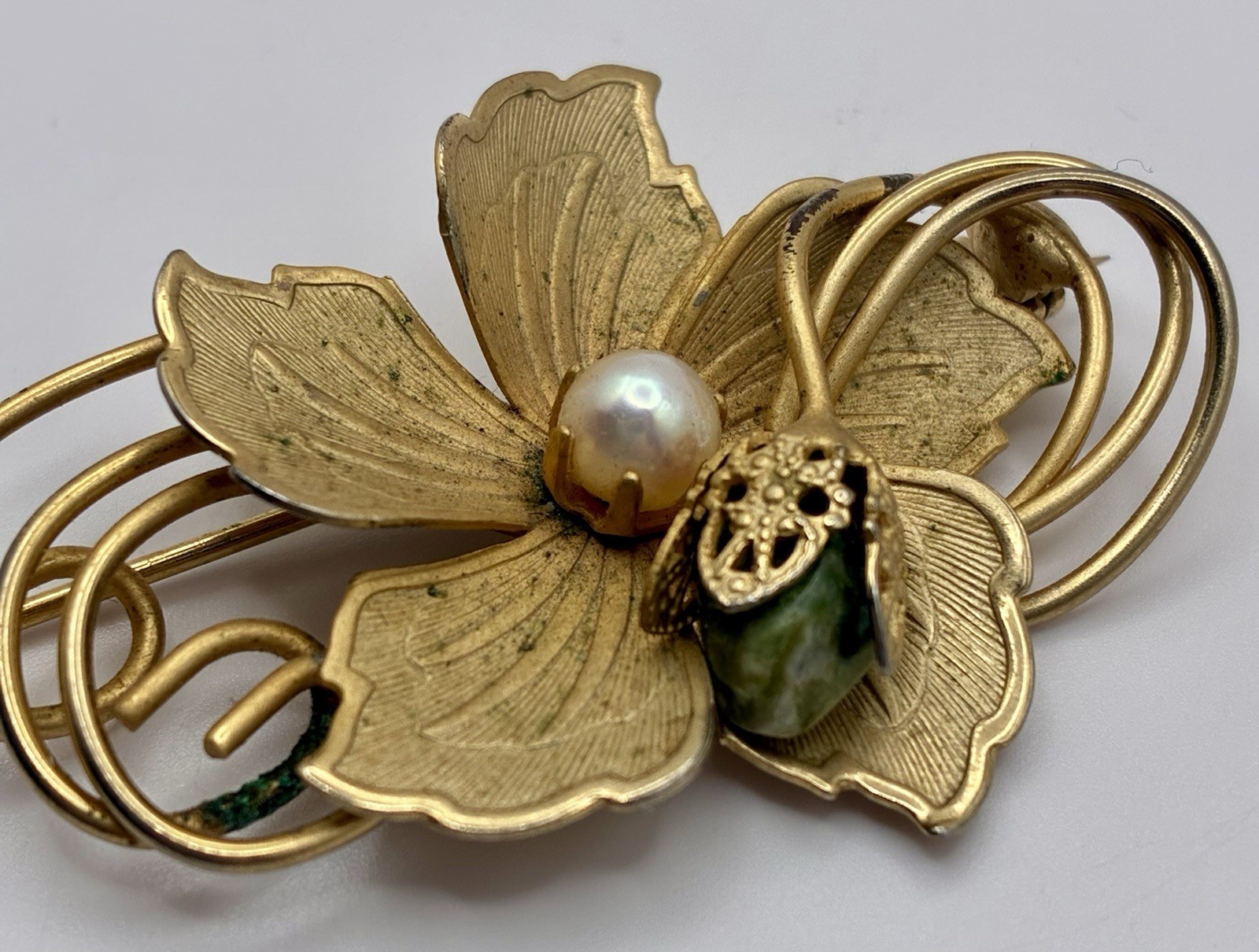 Vtg 1950s Gold Tone Orchid Floral Brooch Faux Pearl Coro Style Costume Unmarked