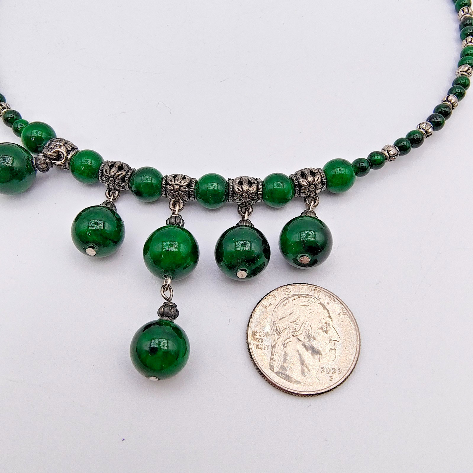 Vintage 90s Choker Necklace Green Glass Bead Dangle Silver Tone Memory Wire