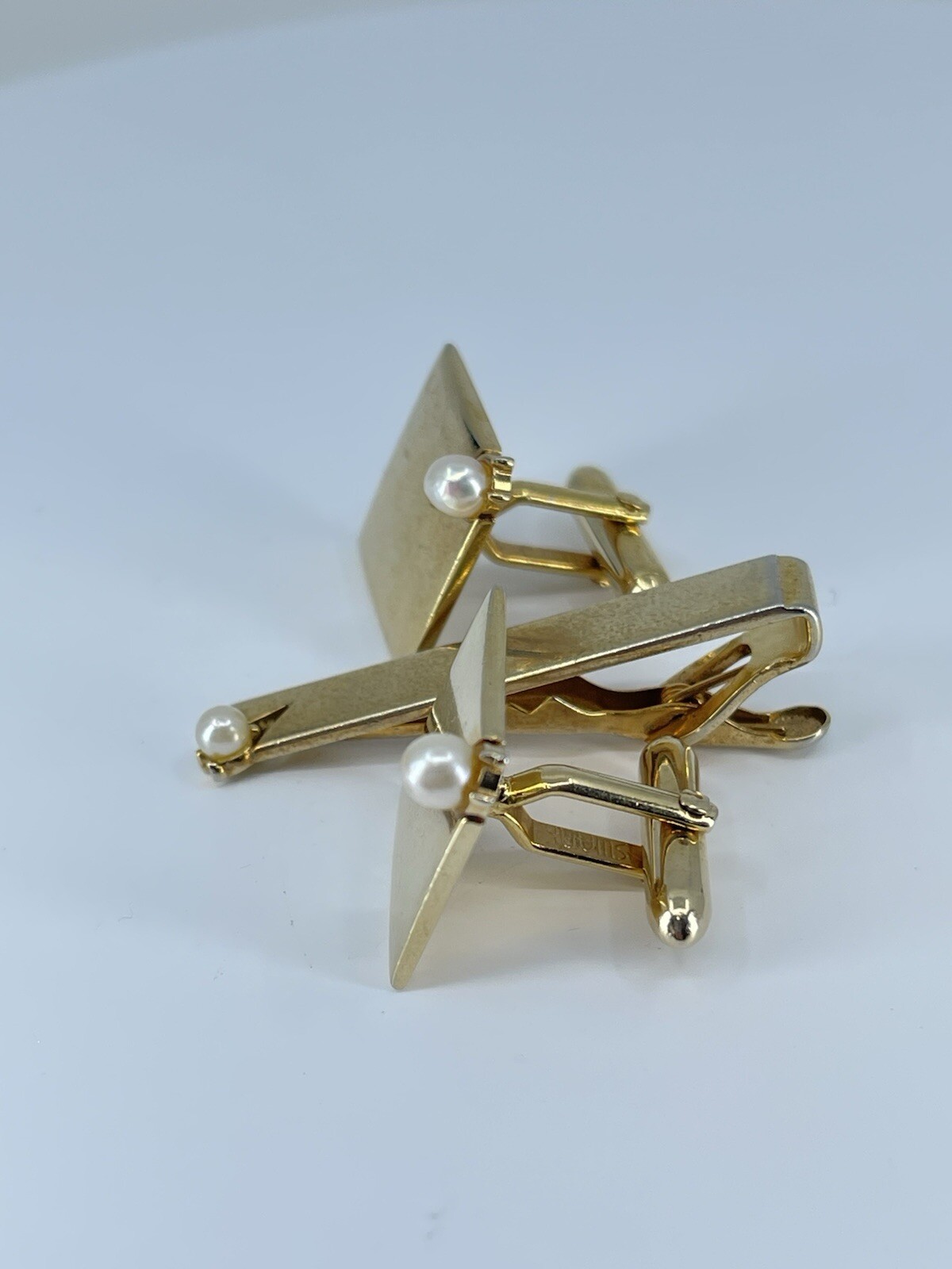 vintage Swank Pearl cufflinks and tie clip bar set square polished gold tone