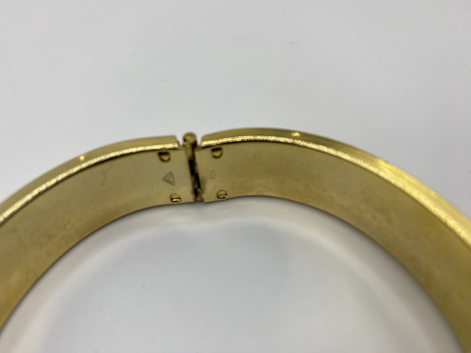 Hinge Bracelet Gold Tone Brocade Scroll Design Safety Chain Boho 2.3 x 2 in