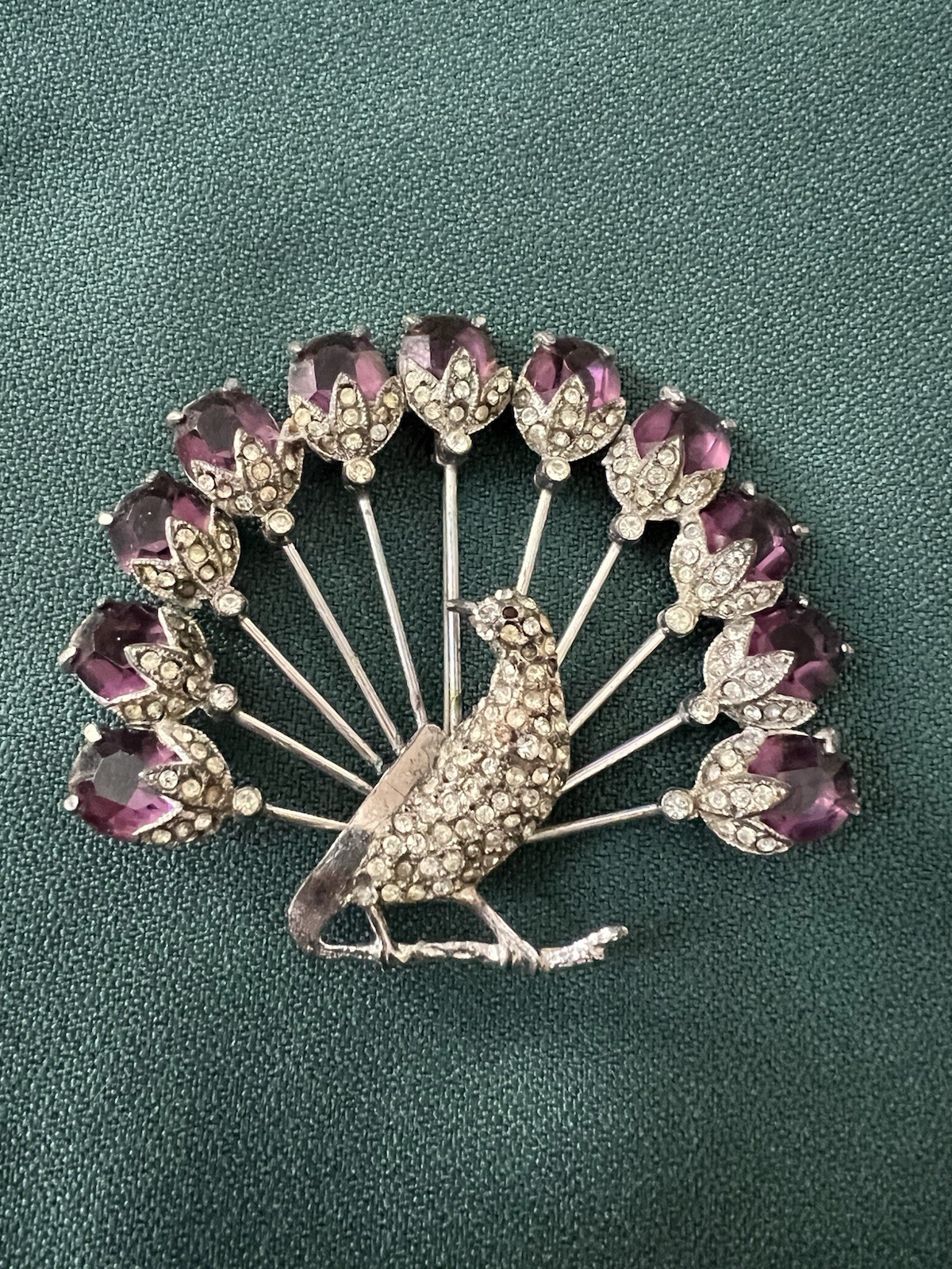 STUNNING VINTAGE 30s-40s HUGE PEACOCK BROOCH PURPLE TAIL FEATHER STONES