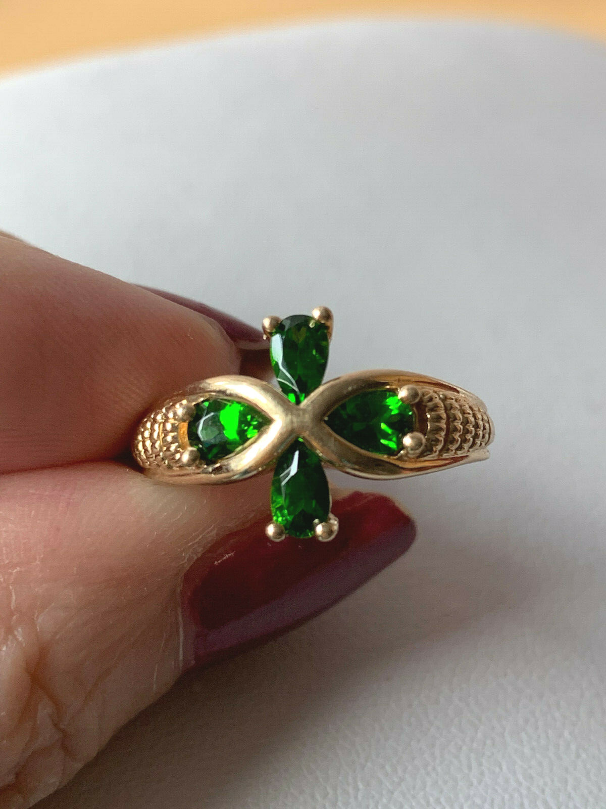 VINTAGE SOLID 14K YELLOW GOLD VIVID GREEN CHROME DIOPSIDE FLOWER RING ROMANTIC