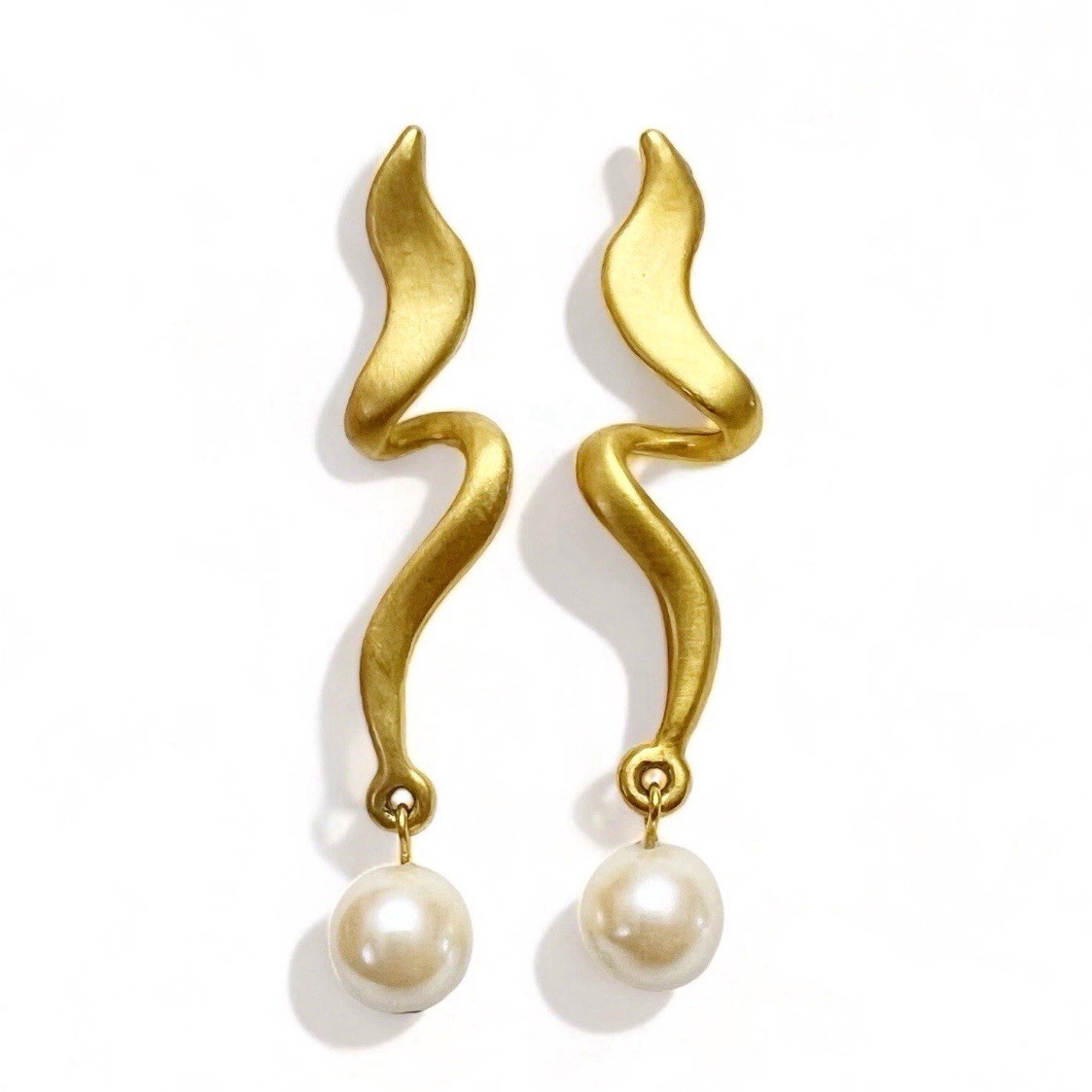 Vintage Matte Goldtone Faux Pearl Swirl Ribbon Spiral Drop Dangle Earrings
