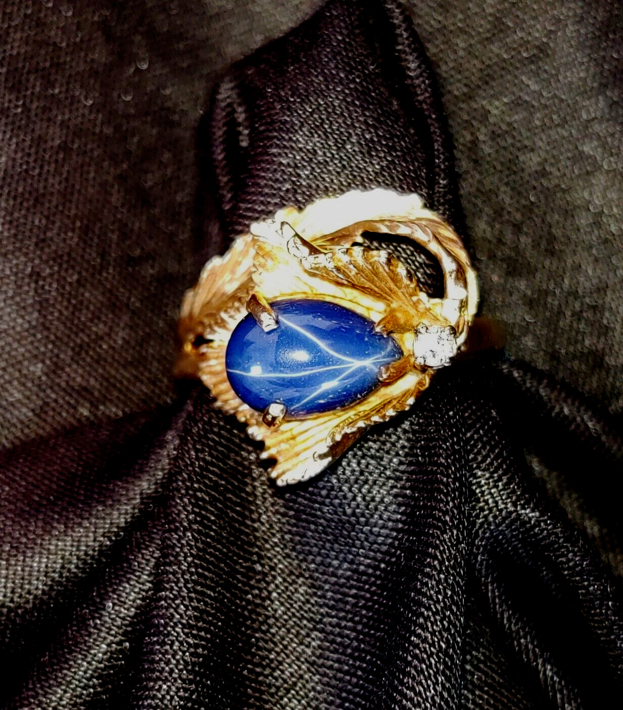 VINTAGE 14K GOLD BLUE STAR SAPPHIRE CABOCHON DIAMOND RING STUNNING!