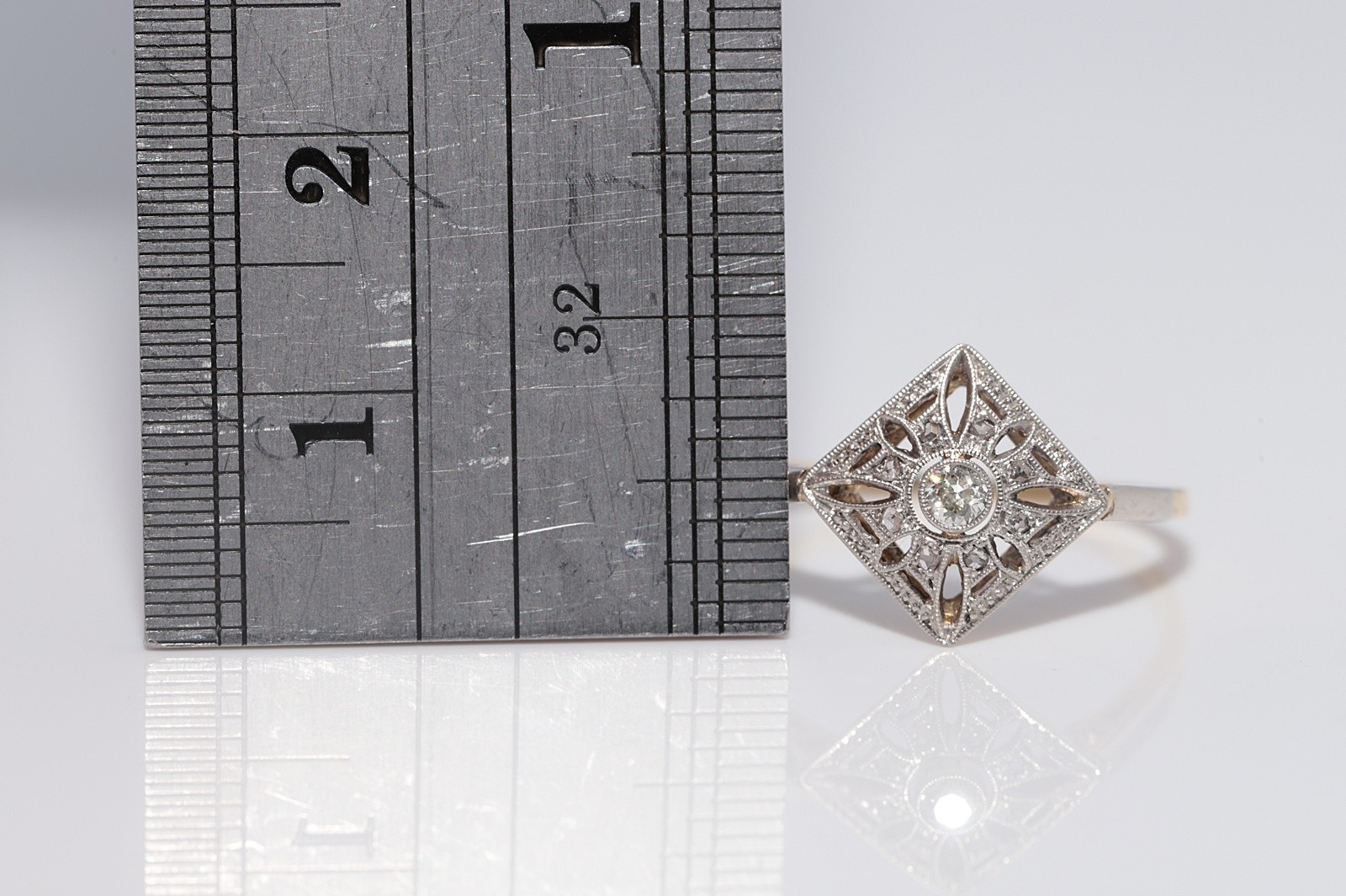 Antique Circa 1920s Art Deco 18k Gold Natural Diamond Navette Design Ring