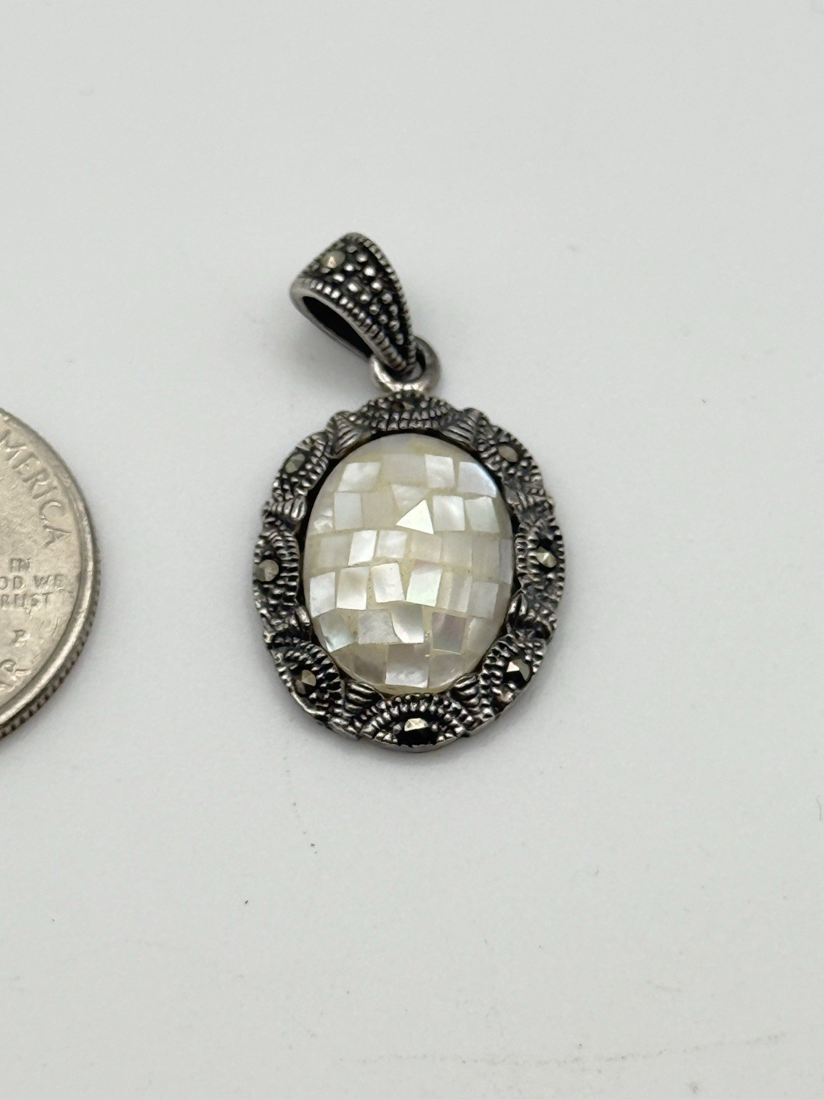 Vintage CW 925 Sterling Silver Mother of Pearl Mosaic Inlay Pendant 4.97g Shell