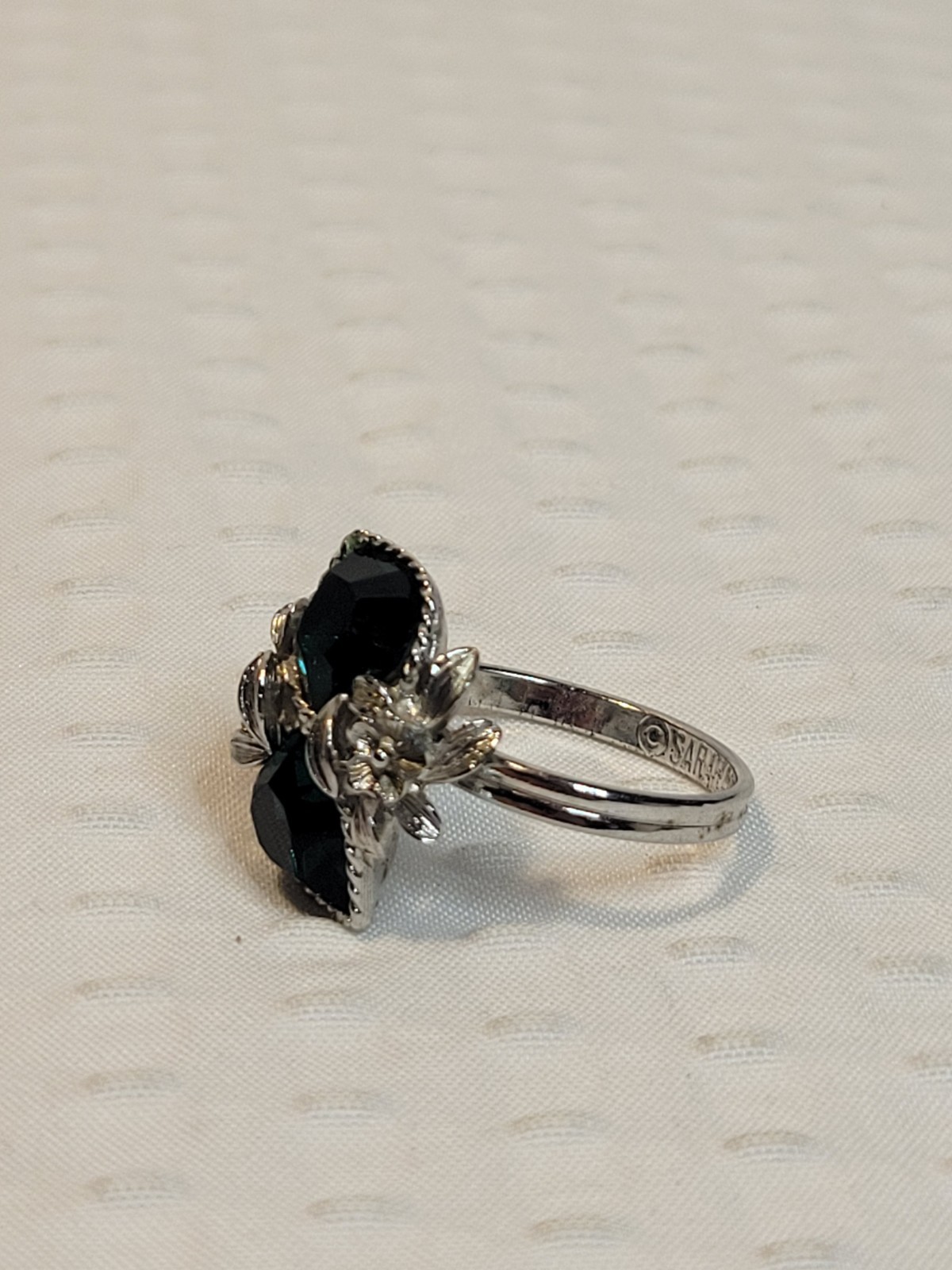 Vintage “LOVE STORY” May Birthstone Ring Sarah Coventry Adjustable Green Hearts