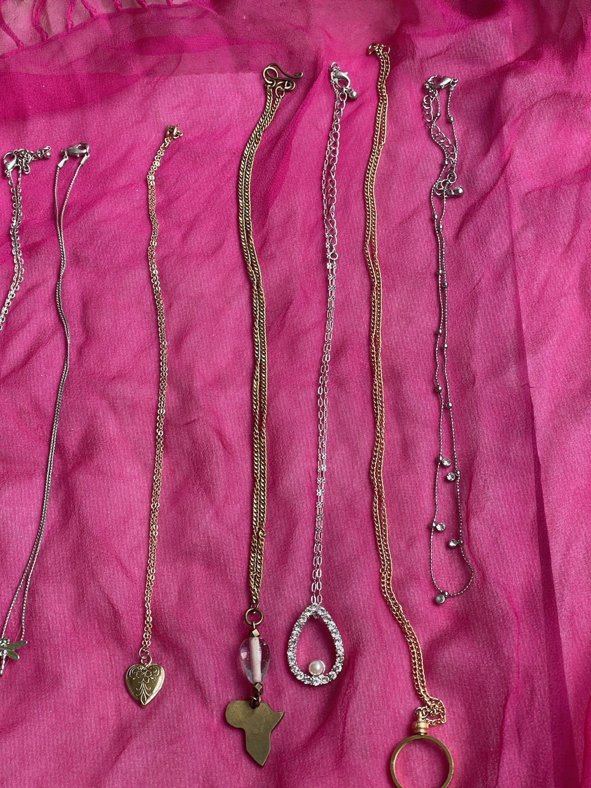 Estate Find All Wearable Pendant Necklaces Jewelry Lot Of 7 Gold /Silver Tone