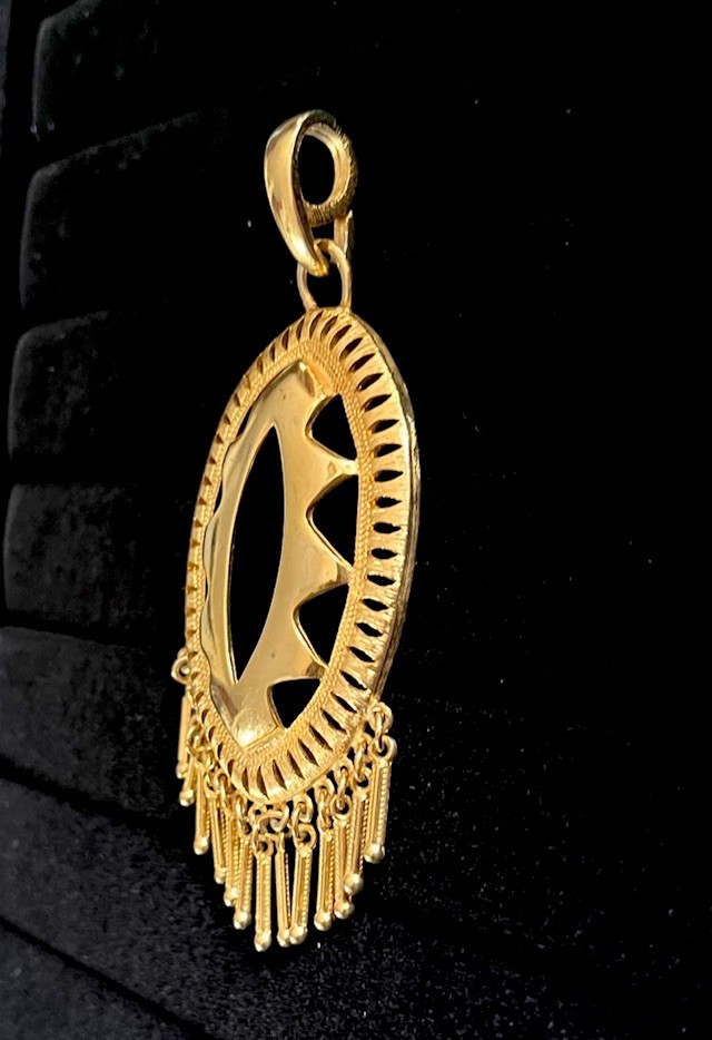 Vintage Large Gold Tone Tribal Brutalist Boho Fringe Open Oval Spike Pendant