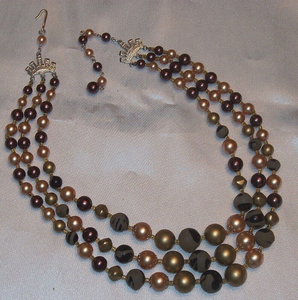 VINTAGE ESTATE JEWELRY 3 STRAND PEACH, GOLD, BROWN BEADED NECKLACE D559
