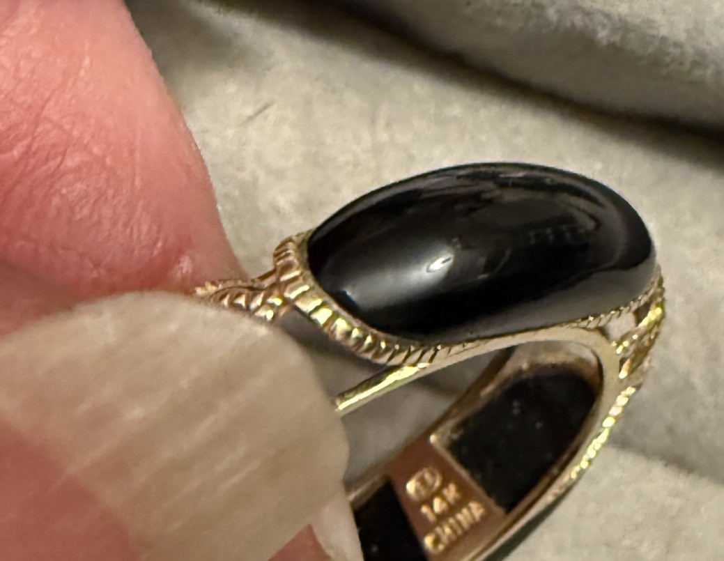 Vintage QVC 14 Karat Yellow Gold Lattice Filigree & Black Onyx Ring Size 9 3.1 G
