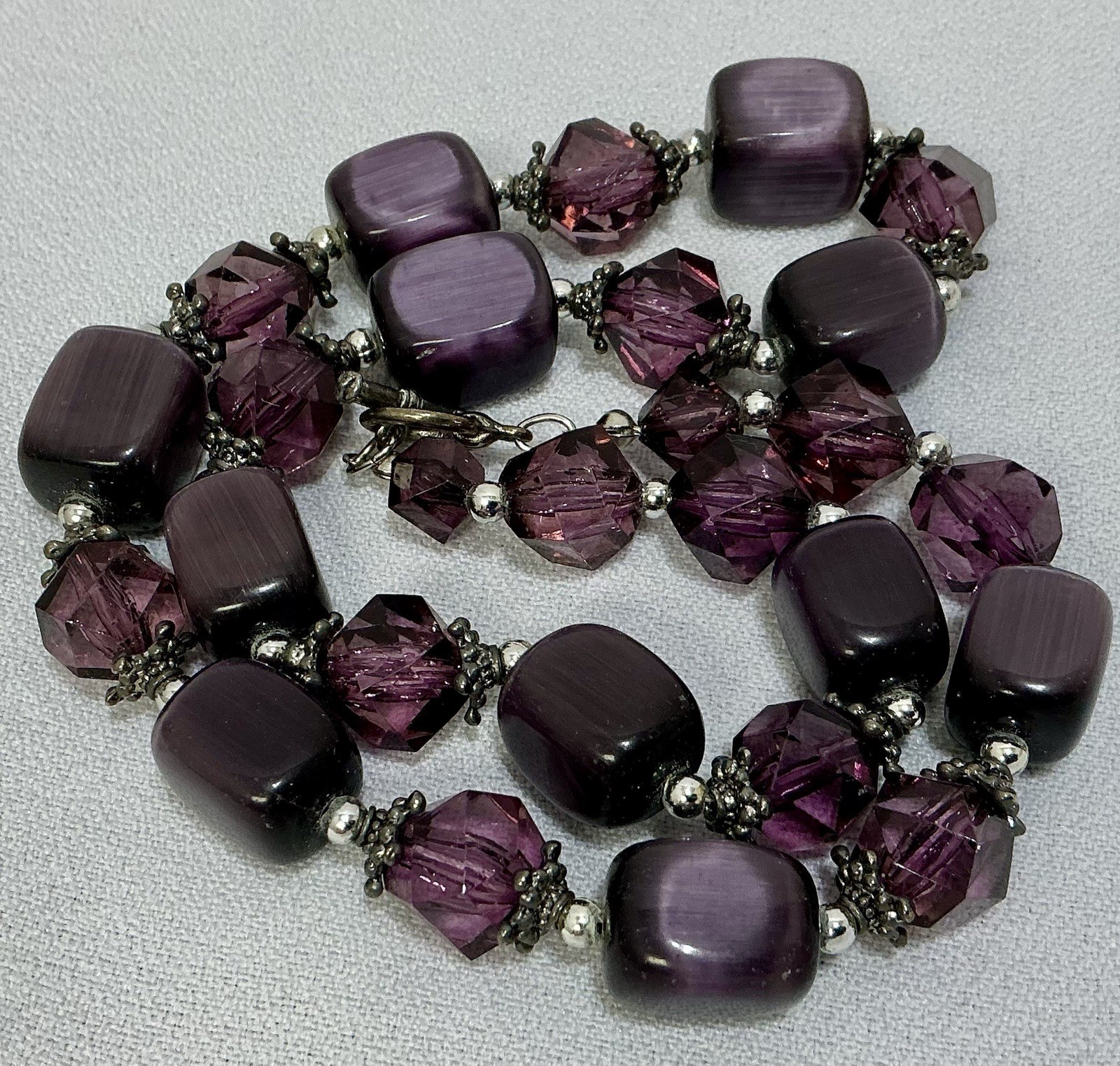 Vintage Chunky Purple Glass And Acrylic Beaded Necklace 21 Inches