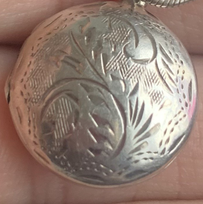 Vintage Sterling Silver 925 Round Engraved Locket Necklace INCLUDES 17” Chain