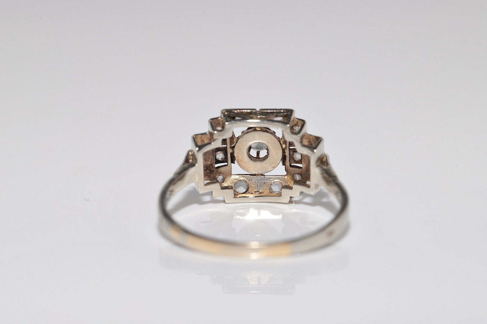 Antique Circa 1920s Art Deco Handcrafted 18k Gold Natural Diamond Ring