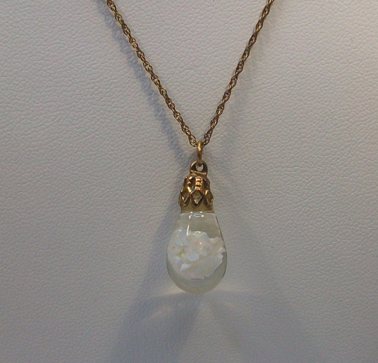 Vintage FLOATING OPAL Teardrop Pendant Gold Filled 18″ Chain Necklace