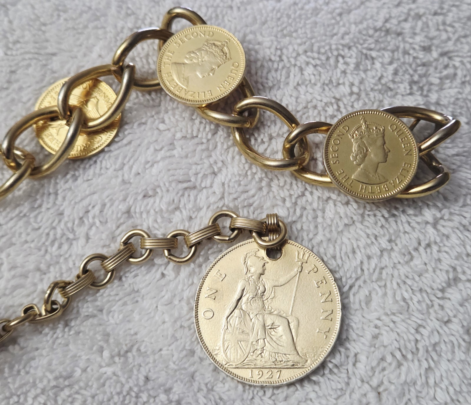 Vintage 1927 Queen Elizabeth II Penny Coin 32″ Large Link Necklace Gold Tone