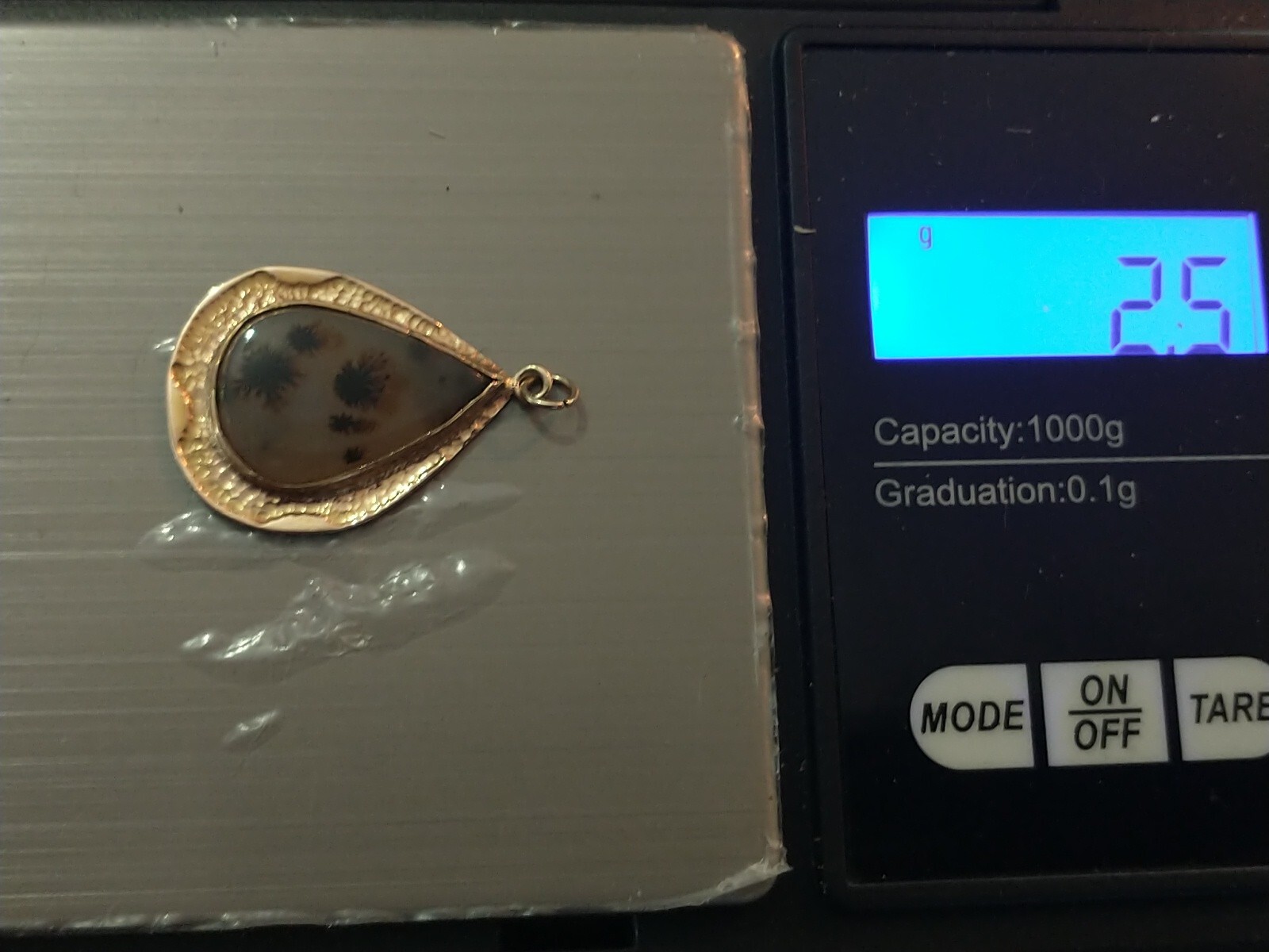 Vintage English 9 Karat Gold Portrait Agate Pendant