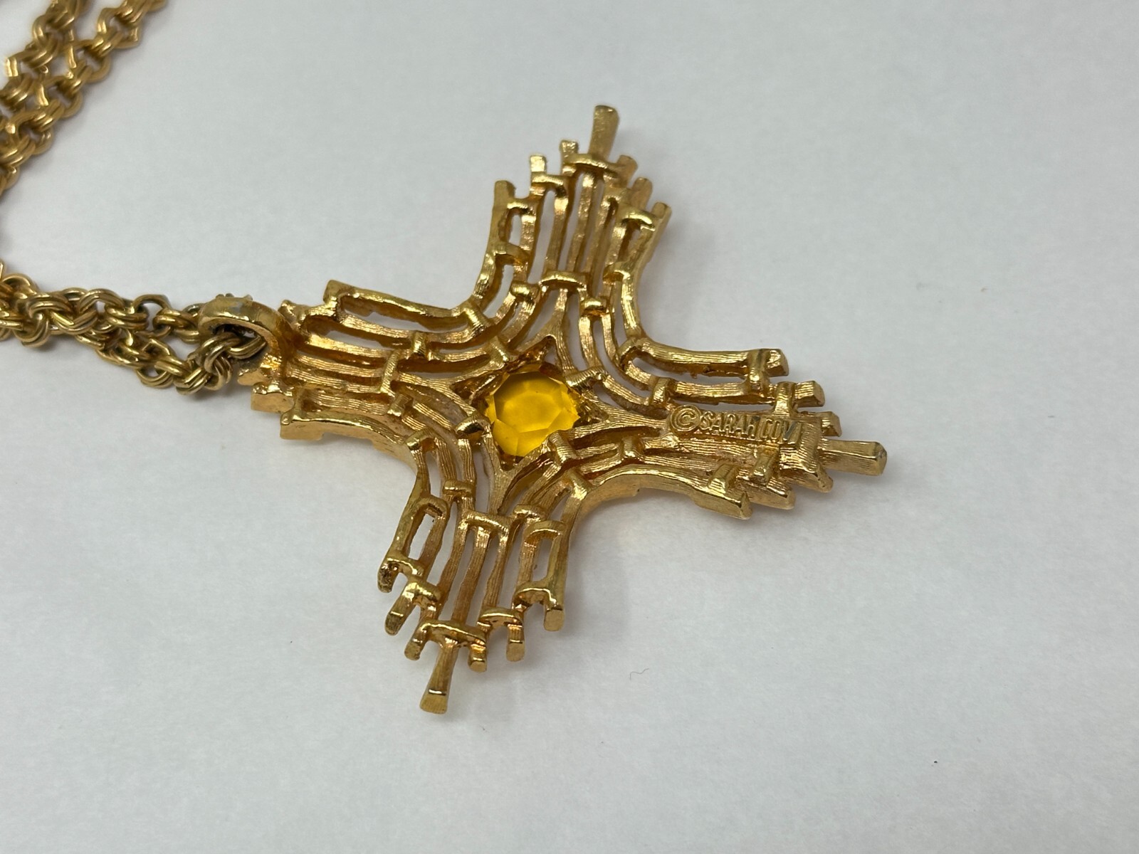Vintage 1978 Sarah Coventry Goldtone OMEGA Maltese Cross Pendant 24″ Necklace